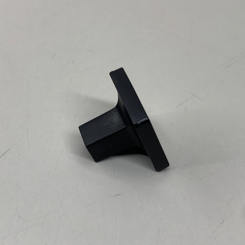 BERENSON (25 PACK) Contemporary Advantage One Square Knob Matte Black 0951-1055-P