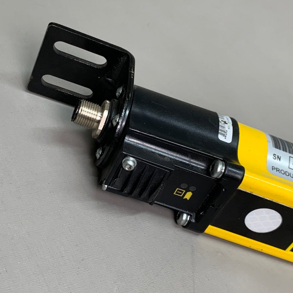 ALLLEN BRADLEY Guard Shield Light Curtain Transmitter 47" x 2" Yellow T4K1440YD Used AS-IS