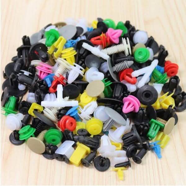 100-Piece: Universal Plastic Car Clips