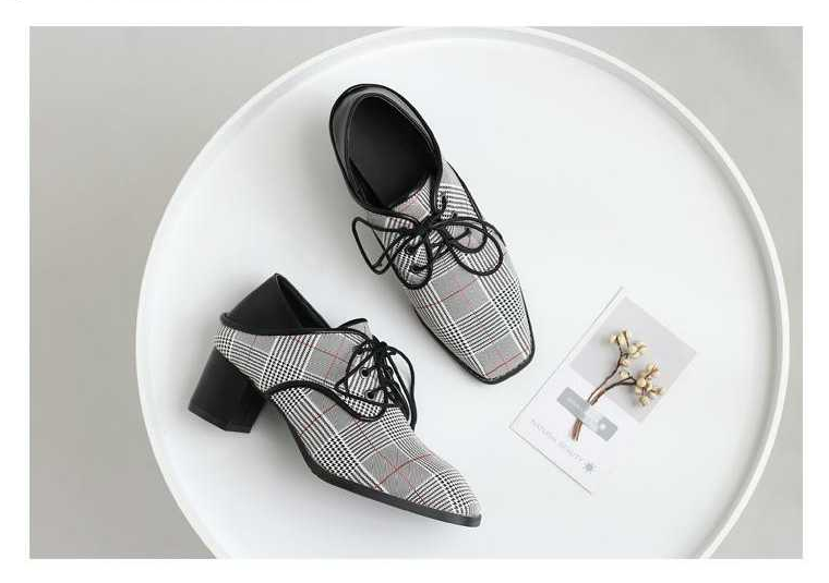 Spring new single shoes women wear lazy shoes with thick with laced cloth British wind wild women shoes