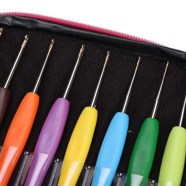 16-Piece: Colored Crochet Hooks Yarn