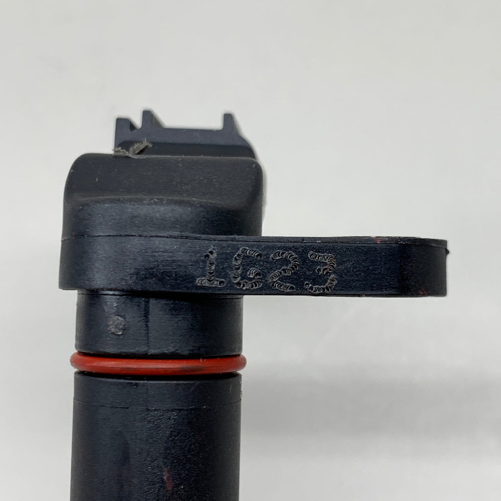 DENSO Oval Engine Camshaft Position Sensor 196-6006