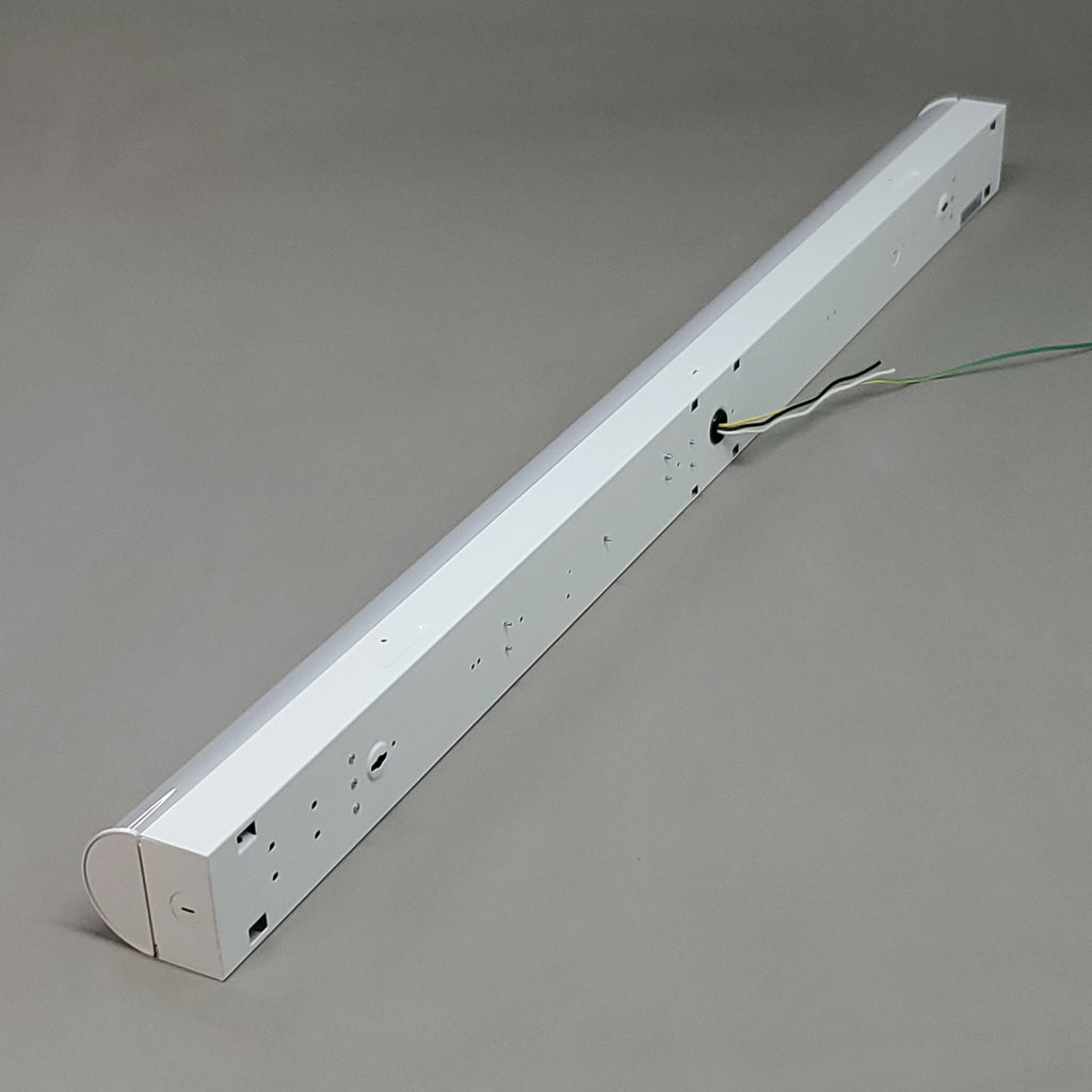 NATURALED Commercial LED Strip Light 4FT 25W 4007lm 5000K Voltage 120-277V 9262 (New)