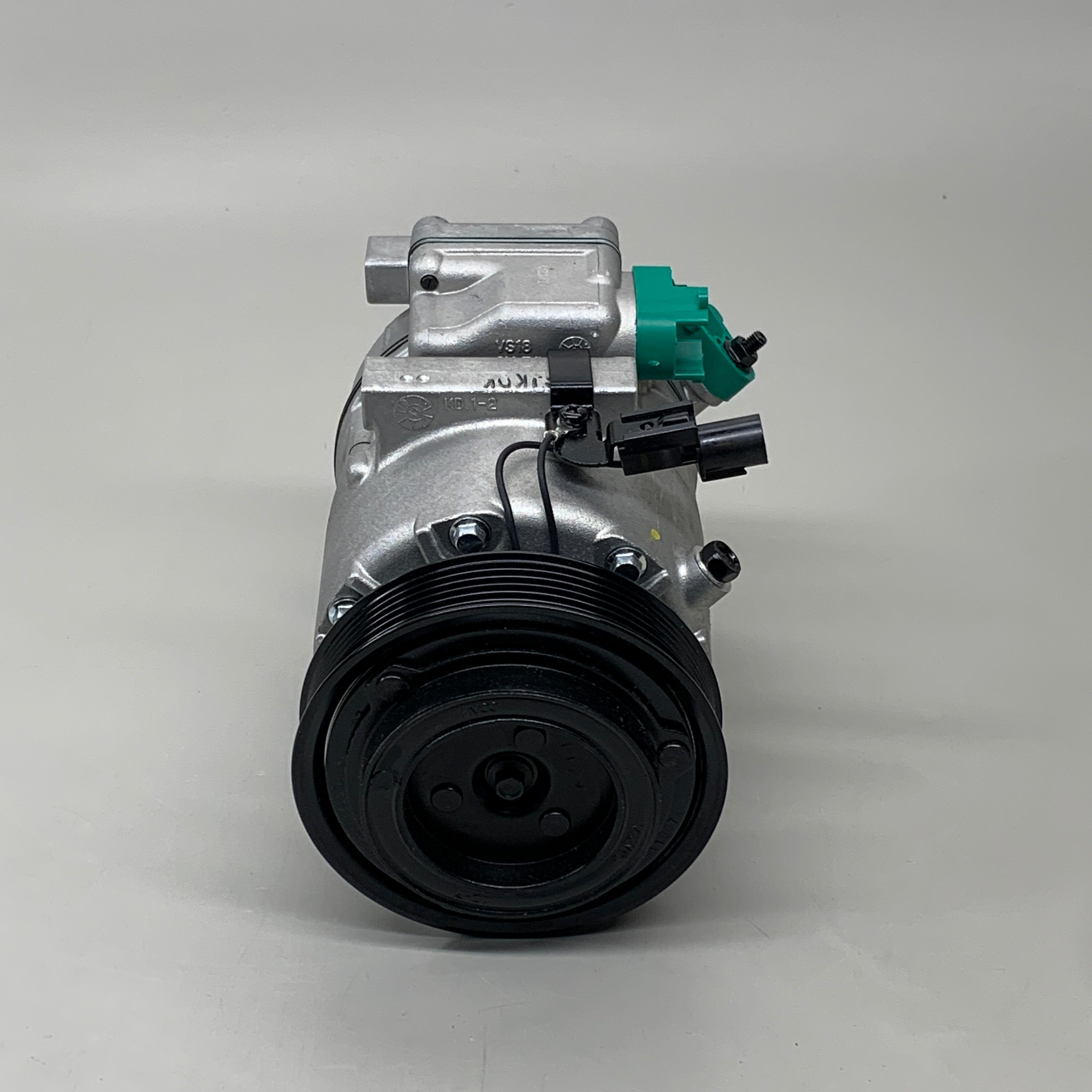 DENSO A/C Compressor With Clutch Silver/Black/Green 27722 471-6042
