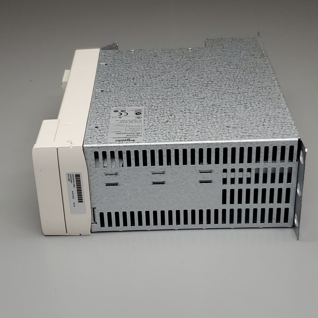 SCHNEIDER ELECTRIC PacDrive LMC Pro2 w/ Cables LMC302CAA10022 (New Other)