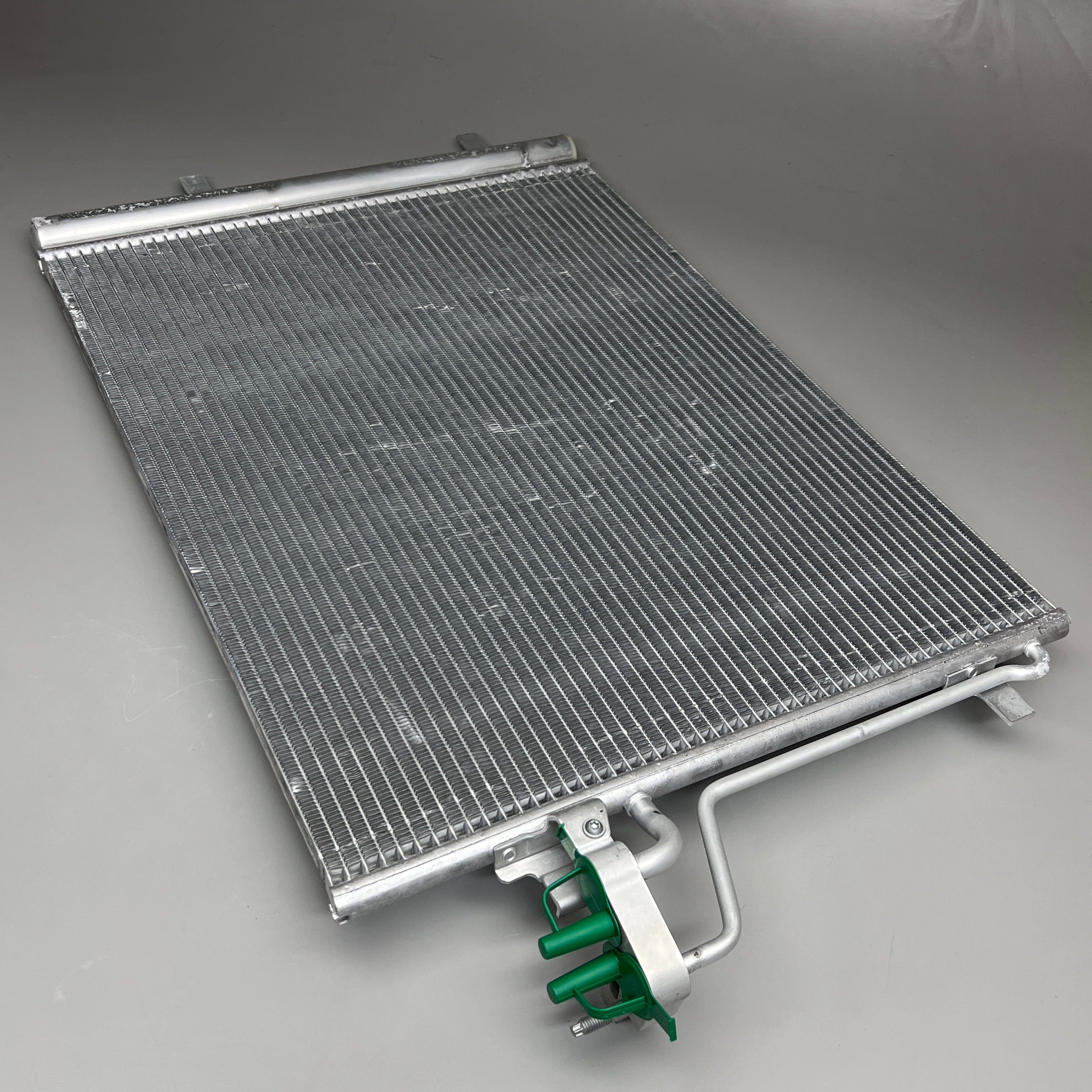FORD Motorcraft YJ-686 1X A/C Condenser DV6Z-19712-E OEM (New)
