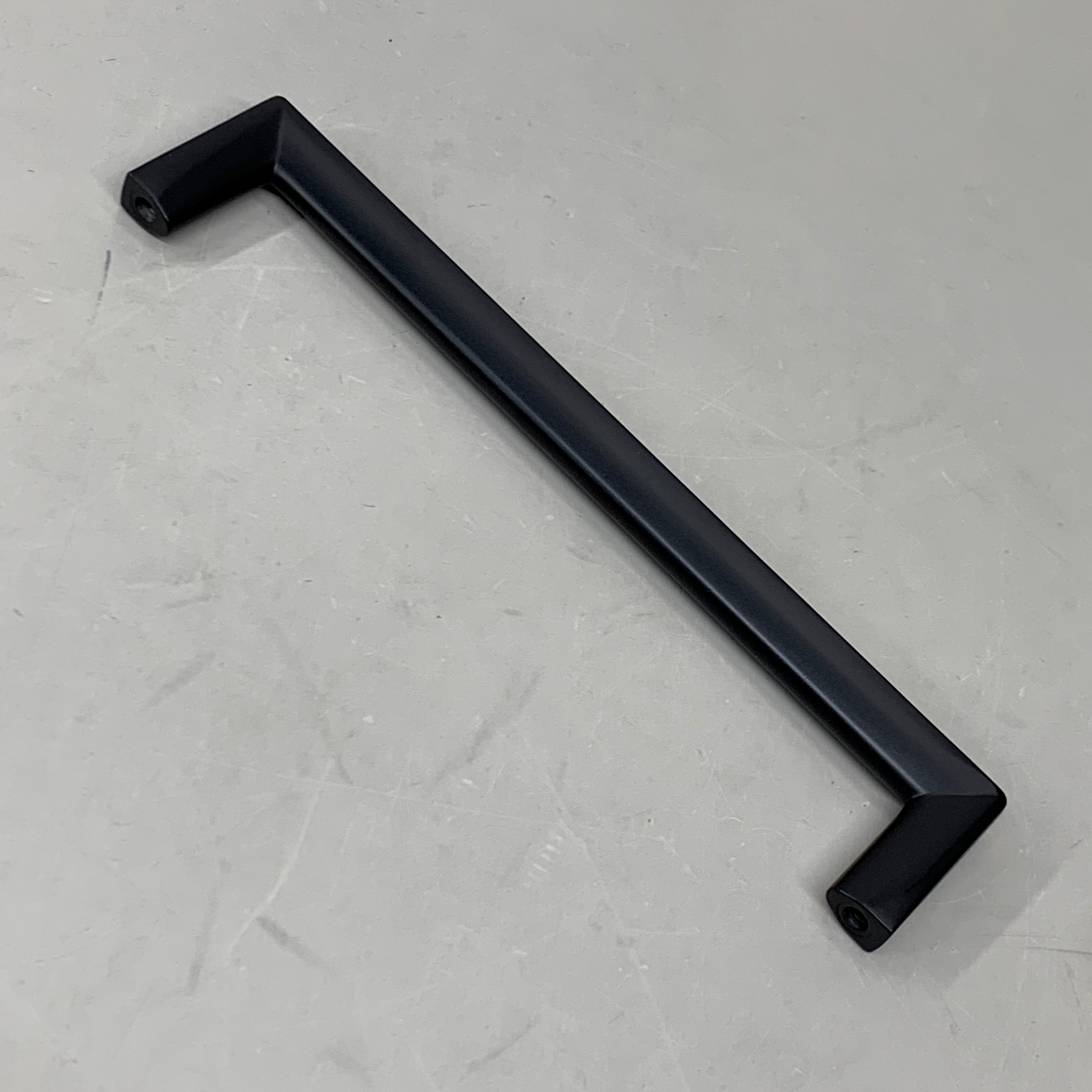 BERENSON (10 PACK) Metro 160mm CC Matte Black Pull Zinc 4121-1055-P