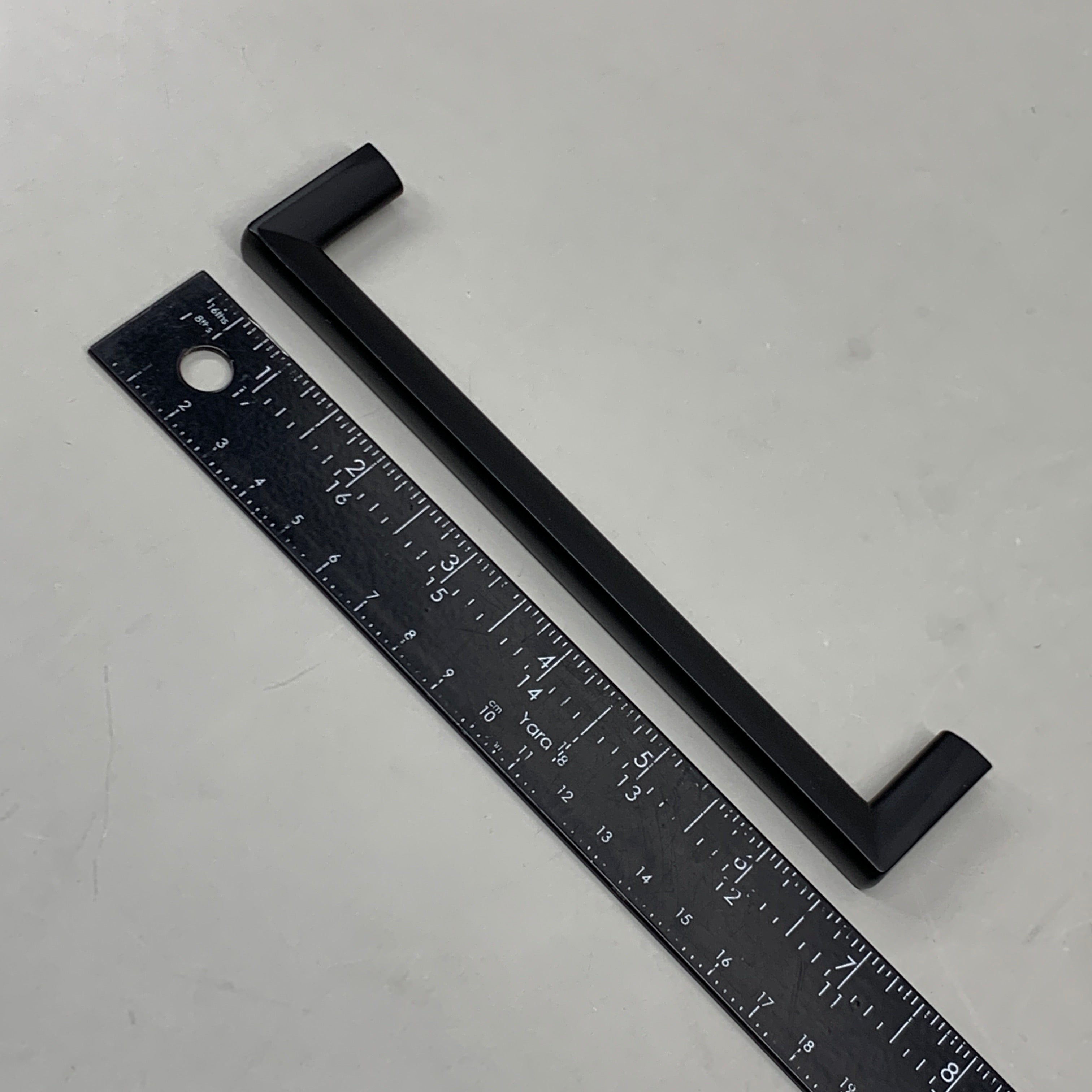 BERENSON (10 PACK) Metro 160mm CC Matte Black Pull Zinc 4121-1055-P
