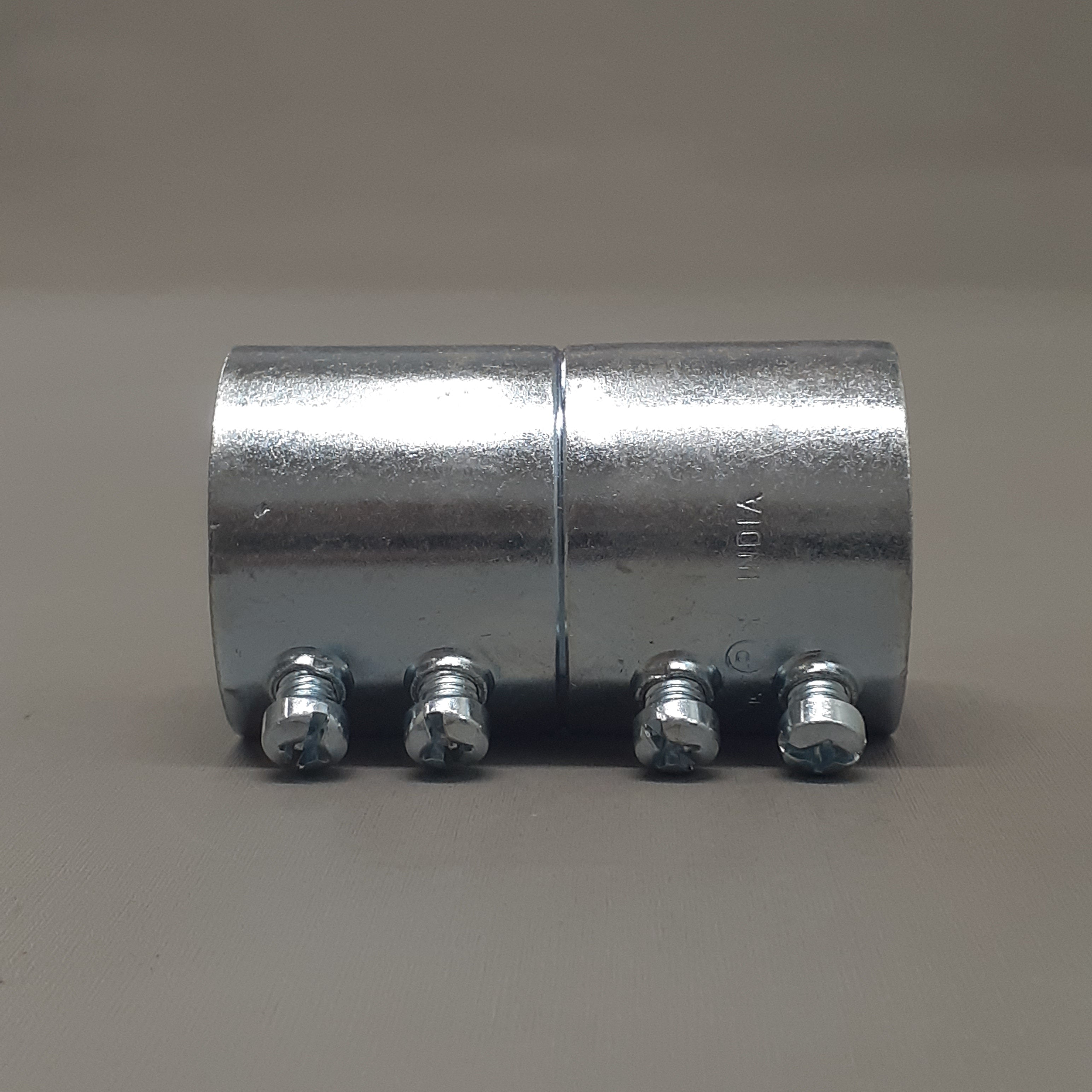 EATON CROUSE HINDS 10 PK! 1.25" STL Emt Set/Screw Coupling (New)