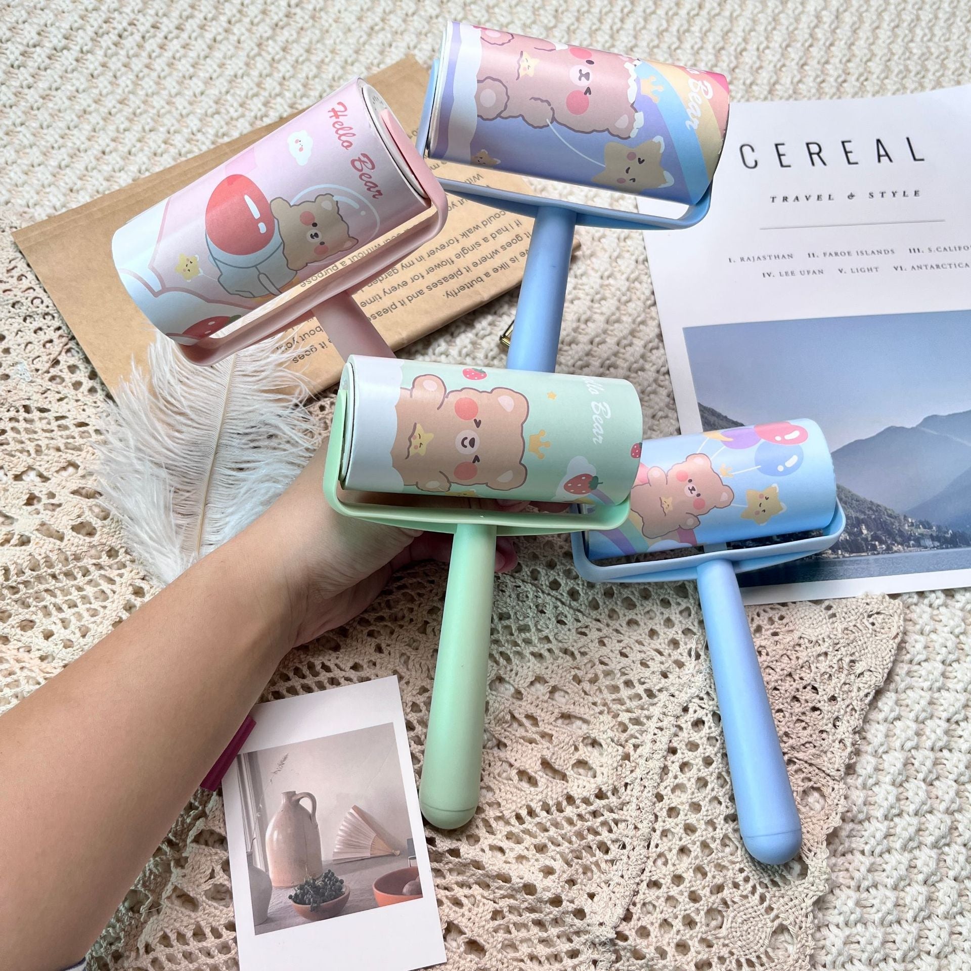 Cartoon pattern lint remover lint roller dust removal paper tearable clothing lint remover
