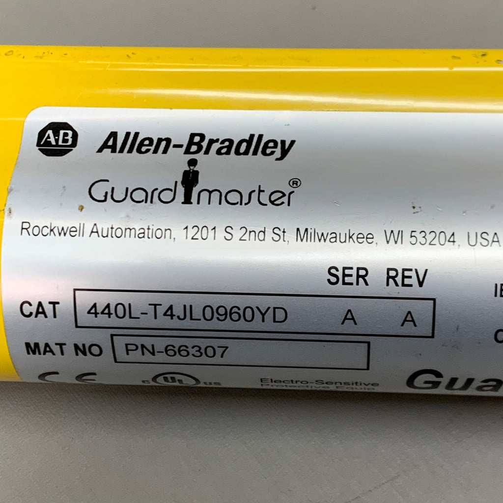 ALLLEN BRADLEY Guard Shield Light Curtain Transmitter 47" x 2" Yellow T4K1440YD Used AS-IS