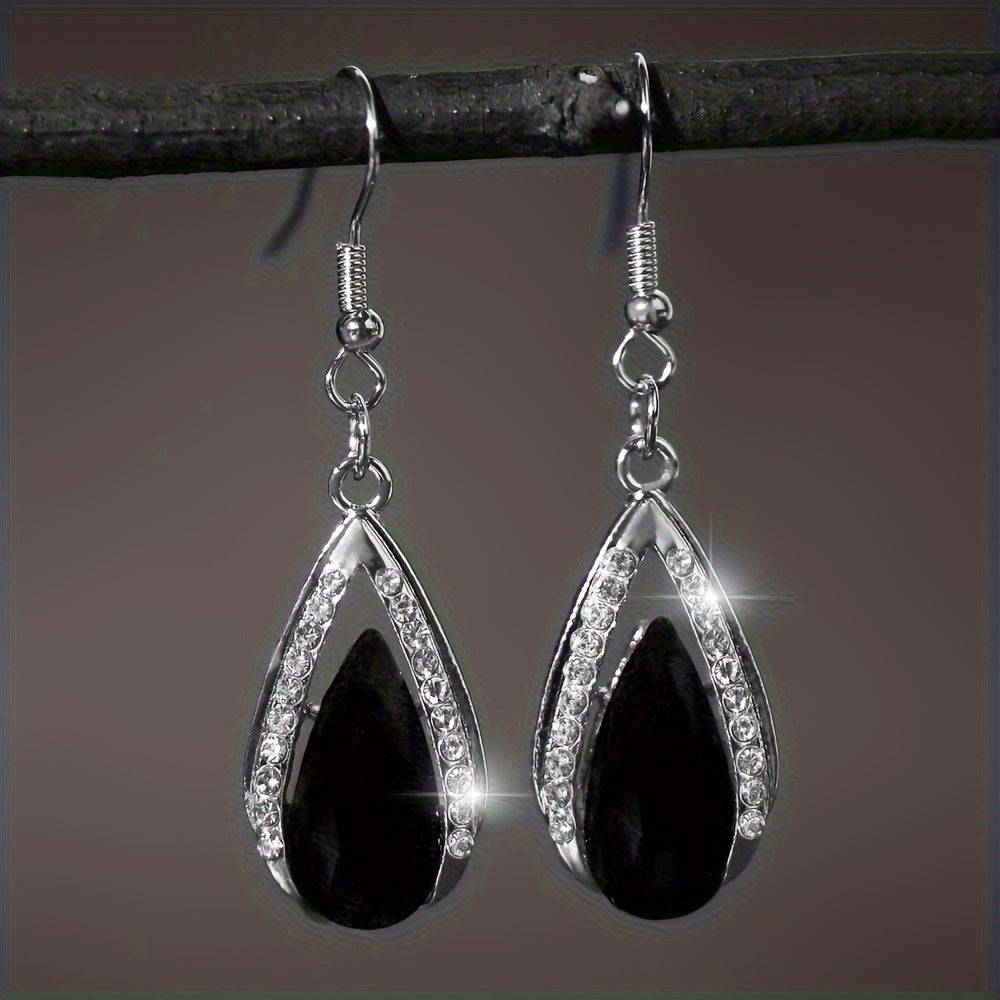 A Stylish And Exquisite Set of Black And Red Teardrop Glass Pendant Earrings And Necklace, Perfect for Valentine'S Day, Anniversaries, Birthdays, Parties, Weddings, And As Jewelry Gifts.
