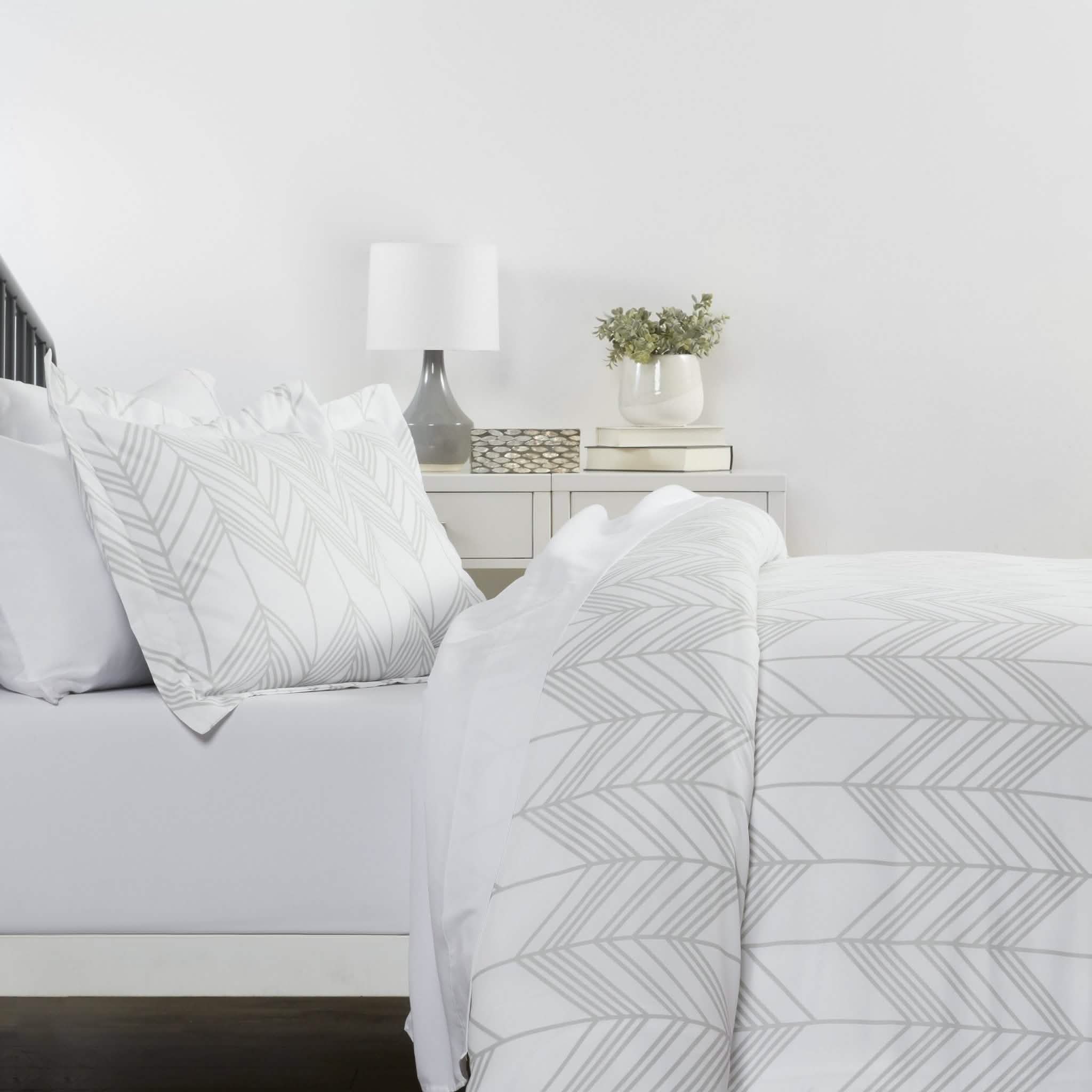 3-Piece: Alps Chevron Patterned Duvet Cover Set