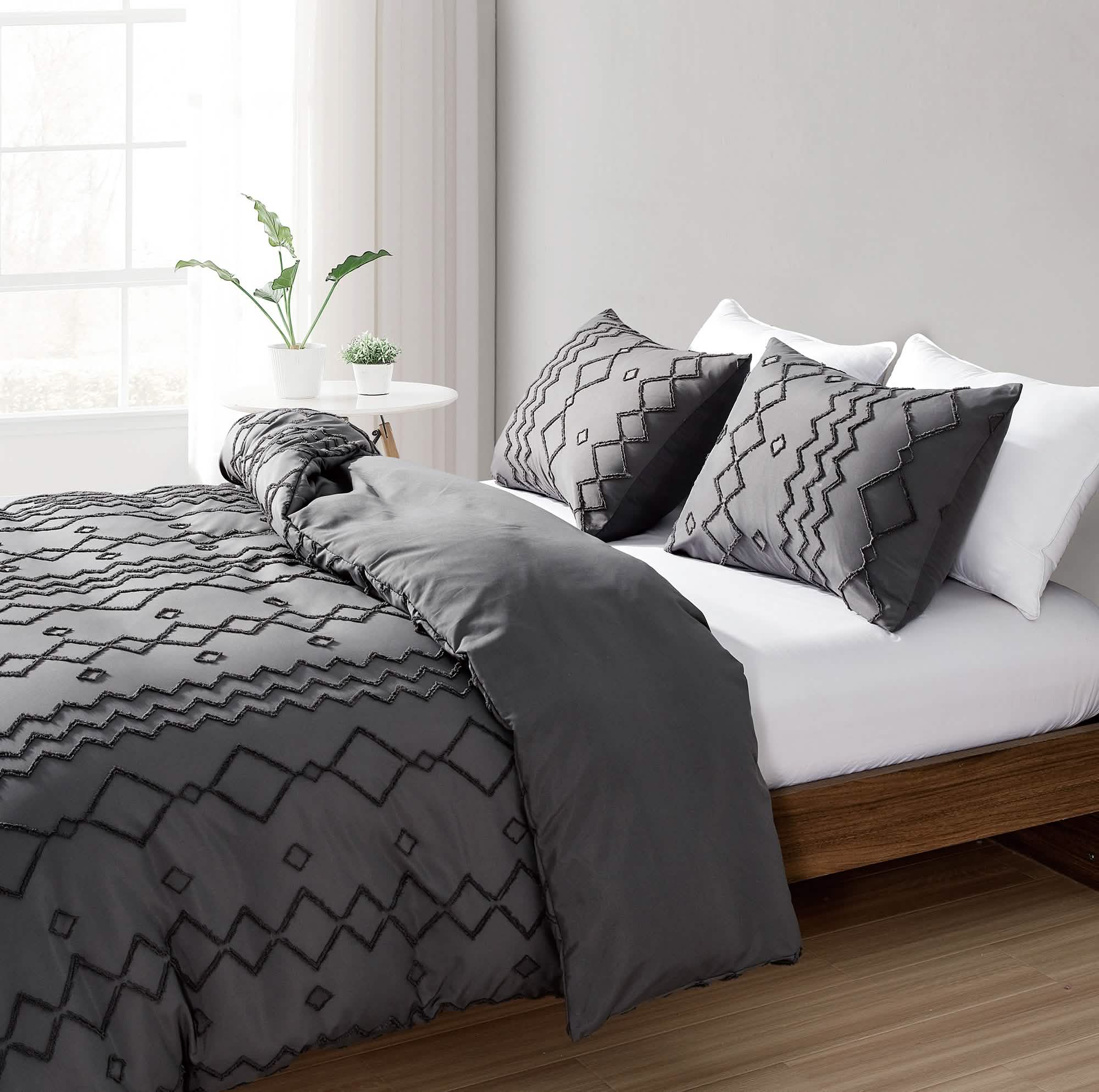 3-Piece Set: Bibb Home Tufted Clipped Duvet Cover