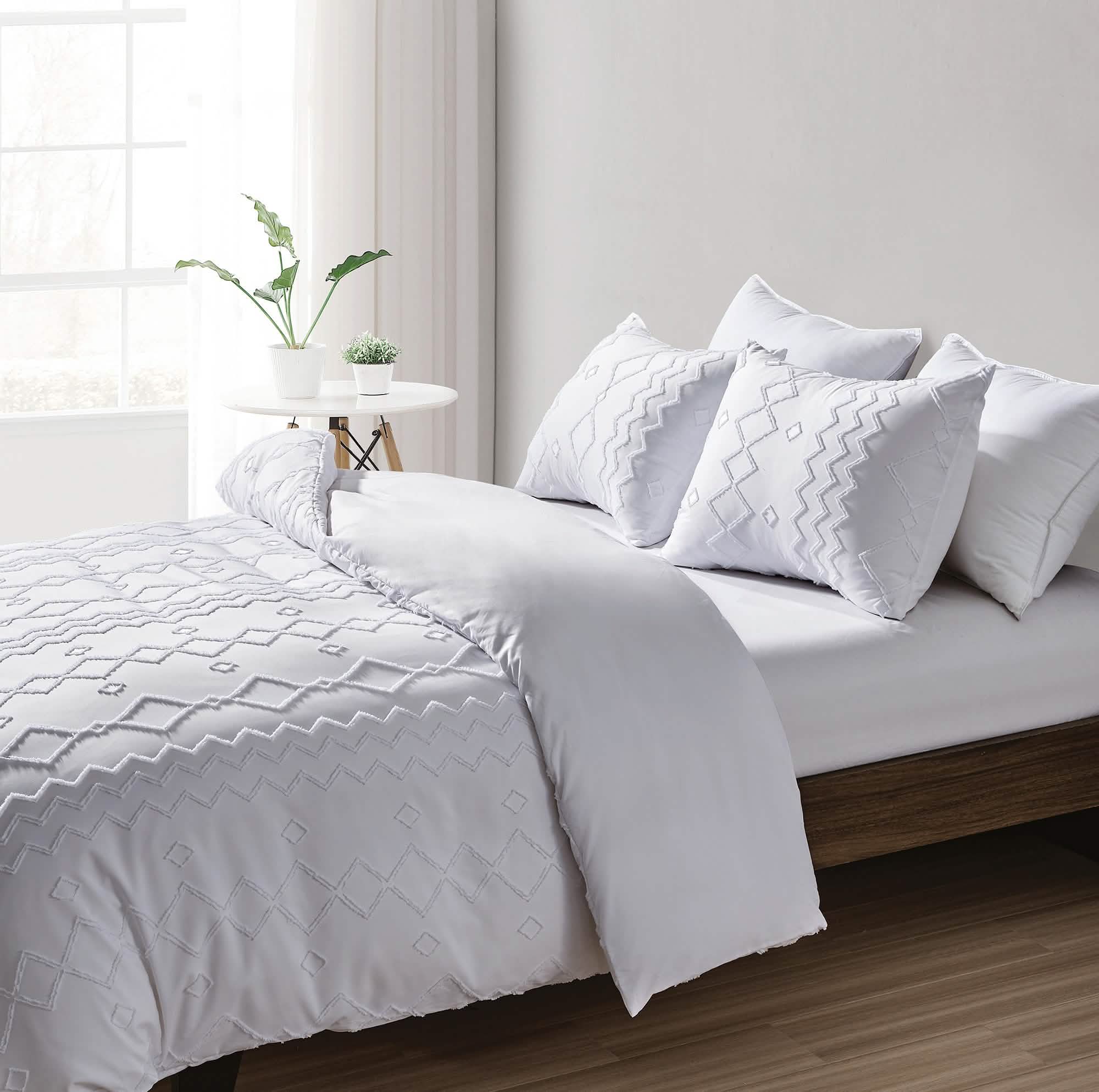 3-Piece Set: Bibb Home Tufted Clipped Duvet Cover