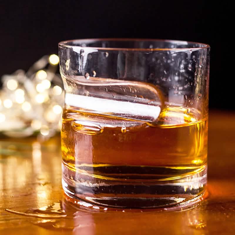 3-Piece Set: Cigar-Holding Whiskey Glasses with Cigar Cutter