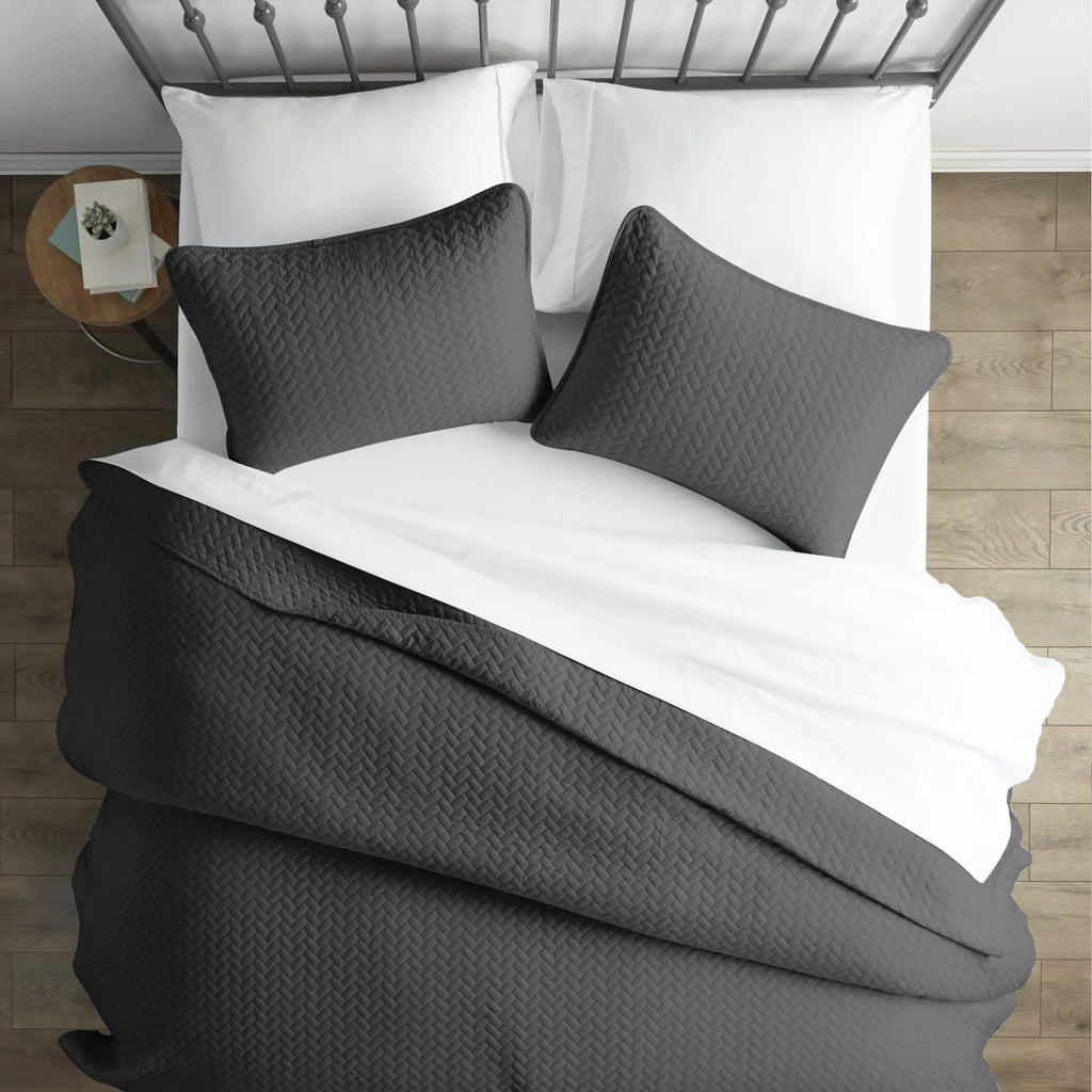 3-Piece Set: Herring Quilted Coverlet