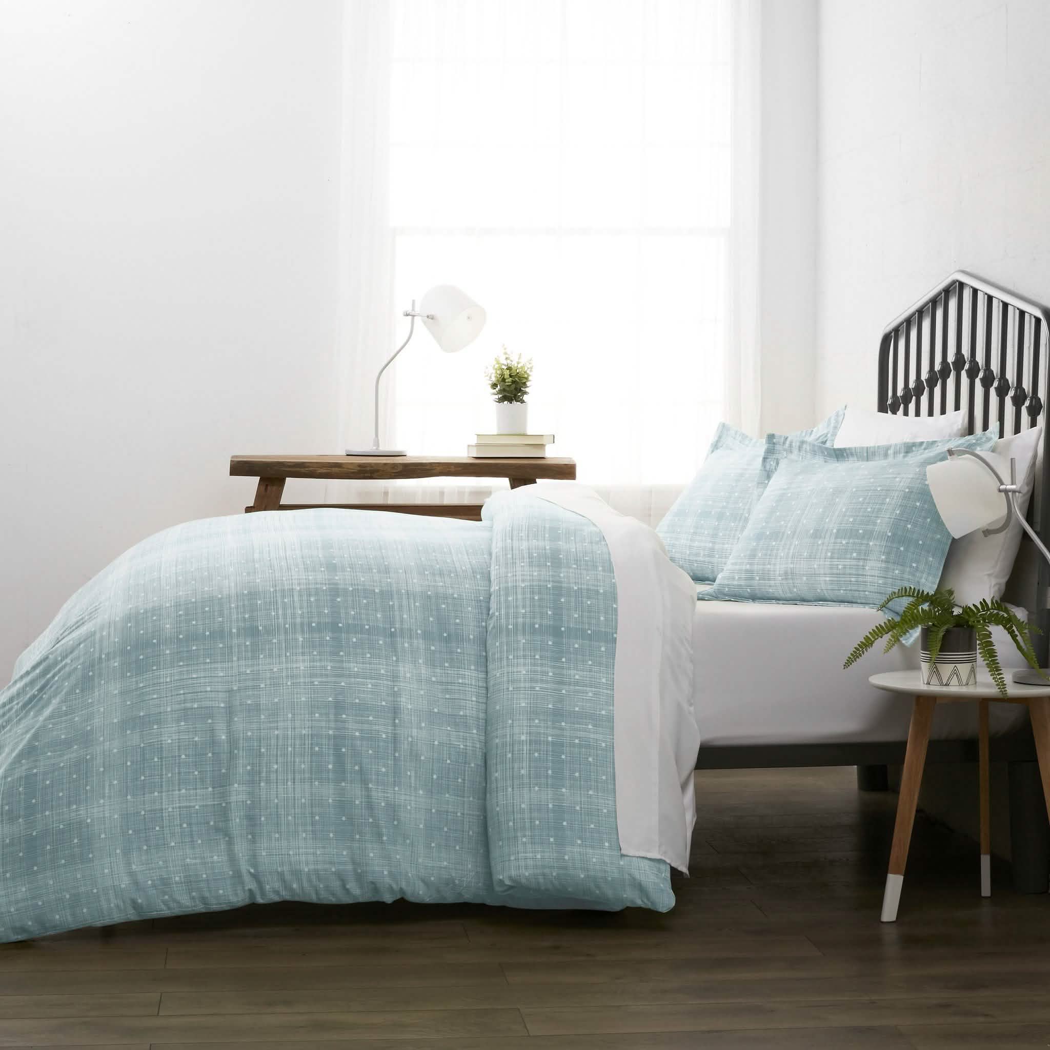3-Piece Set: Polkadot Patterned Duvet Cover