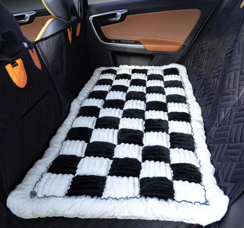 Sleeping Car Mat Pet Thickened Seat Pad Car Back Seat Checkered Dog Bed In Stock Factory Wholesale