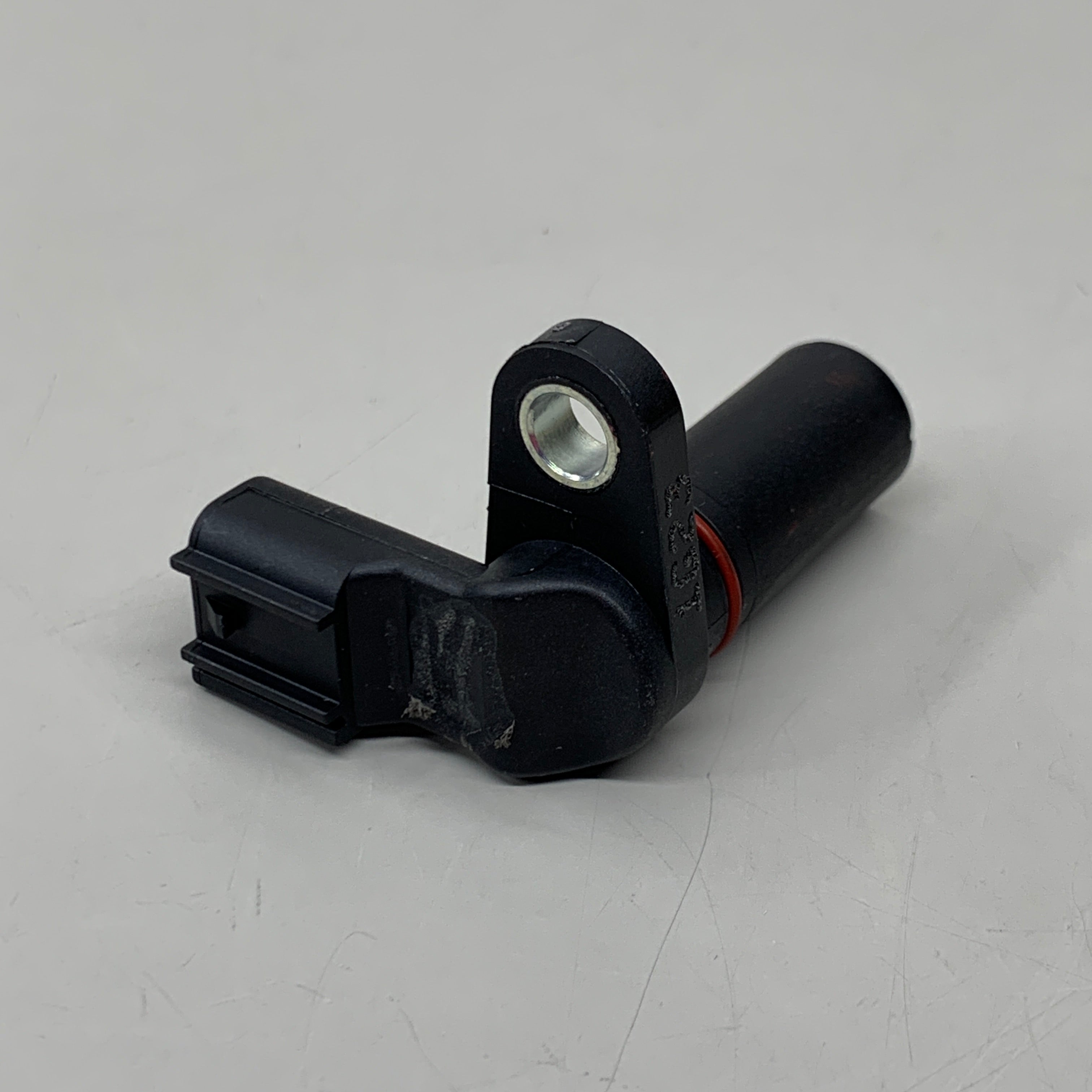 DENSO Oval Engine Camshaft Position Sensor 196-6006