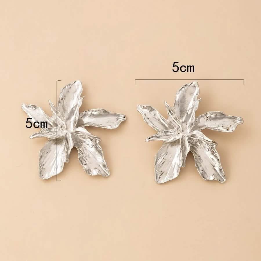 4-Pairs: Women's Textured Metal Flower Design Stud Earrings