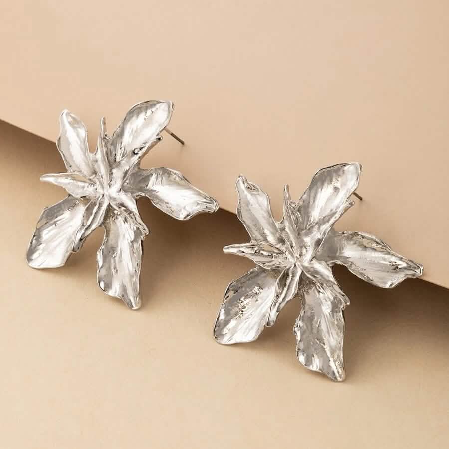 4-Pairs: Women's Textured Metal Flower Design Stud Earrings