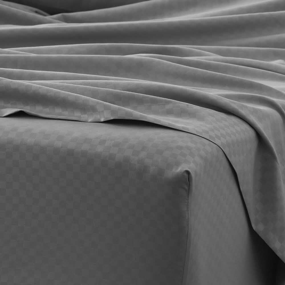 4-Piece: Checkered Embossed Sheet Set