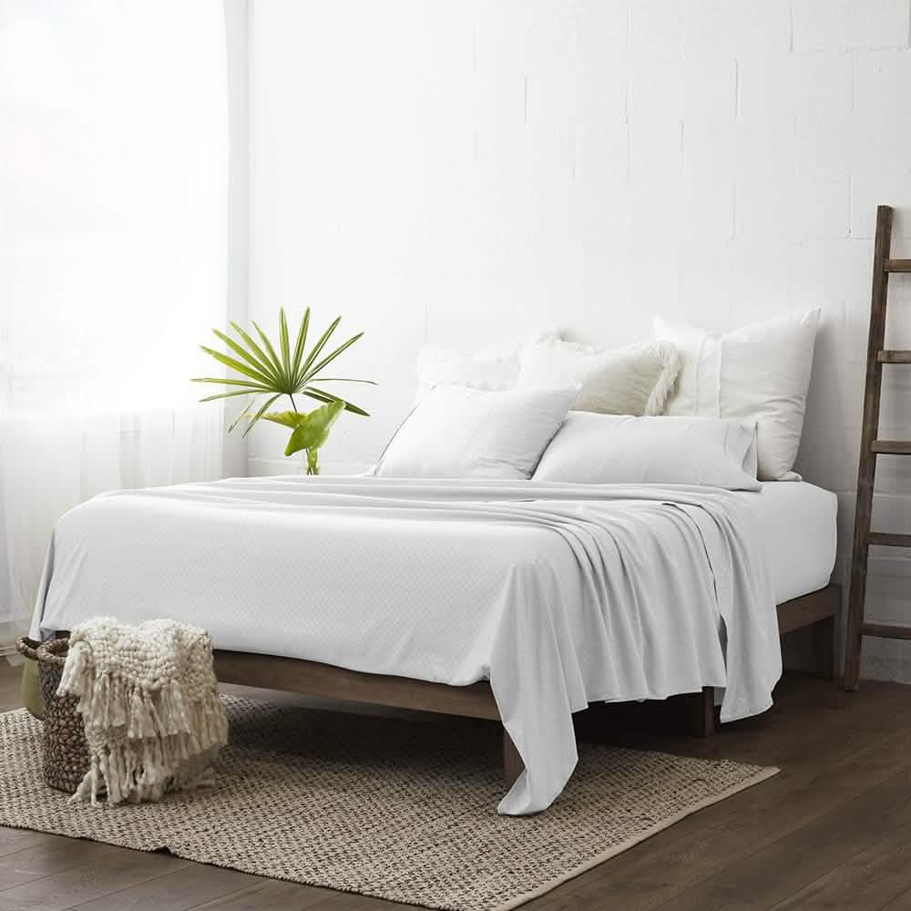 4-Piece: Checkered Embossed Sheet Set
