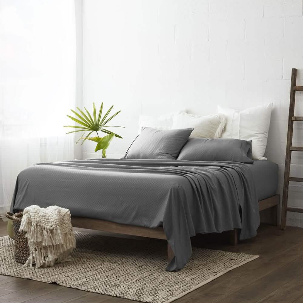 4-Piece: Checkered Embossed Sheet Set