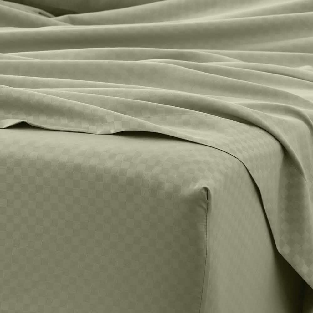 4-Piece: Checkered Embossed Sheet Set