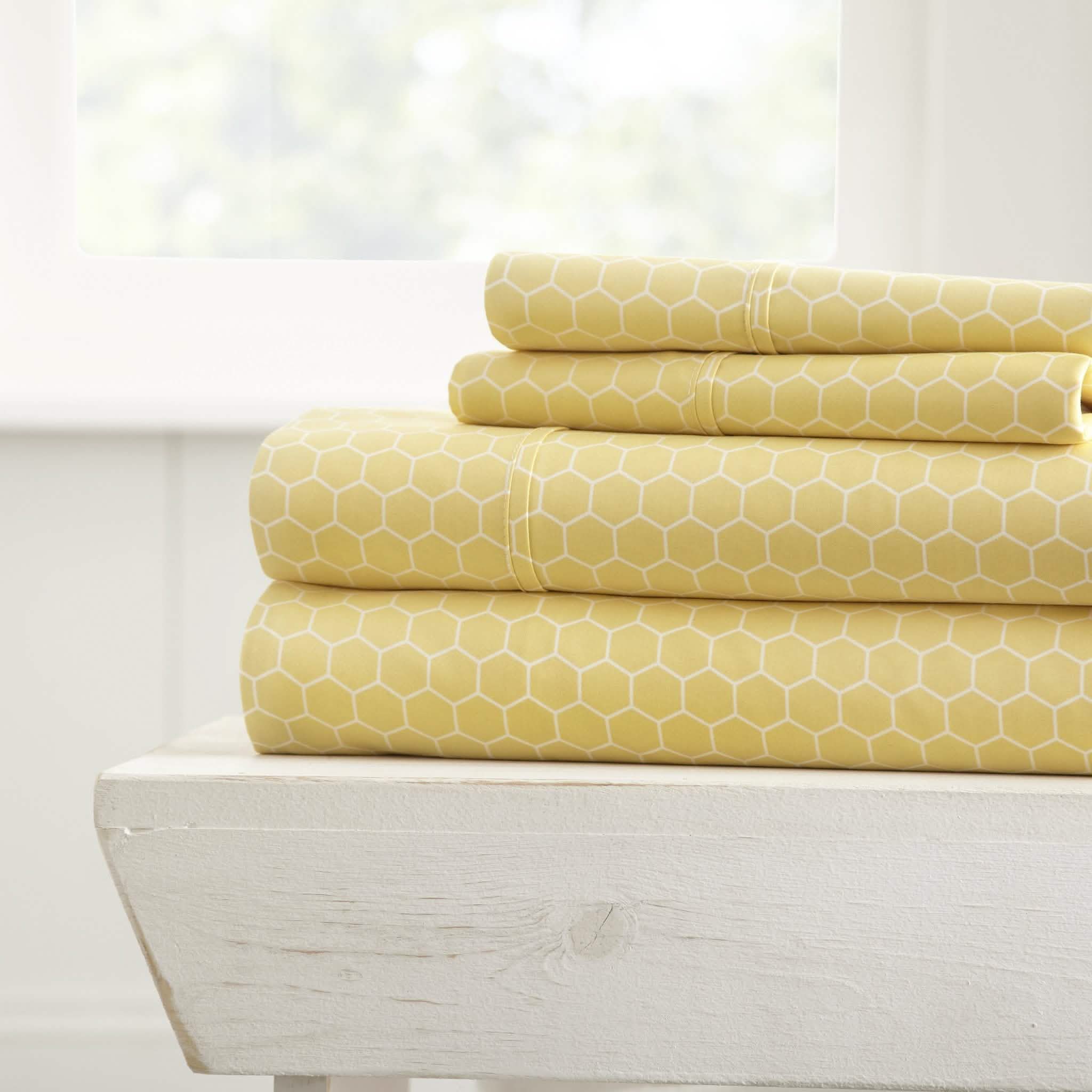 4-Piece: Honeycomb Patterned Sheet Set