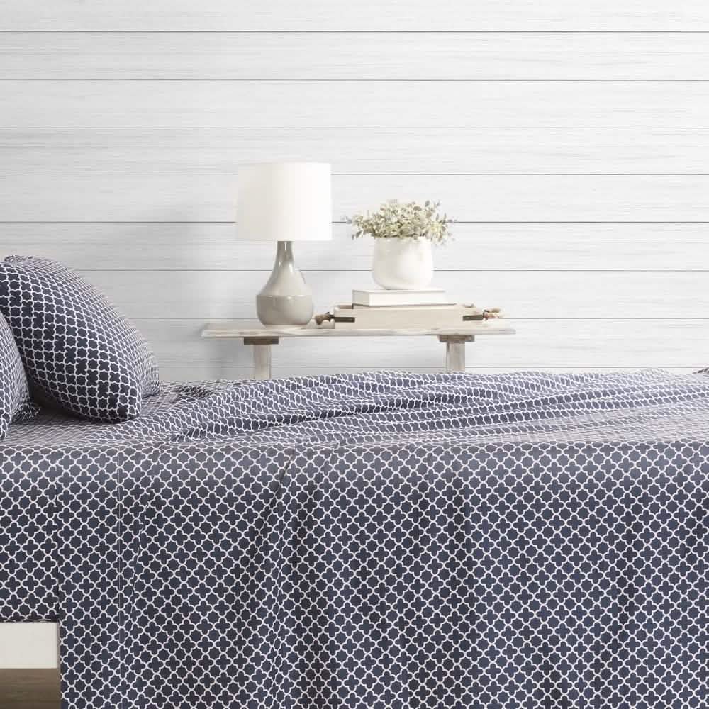 4-Piece: Quatrefoil Patterned Sheet Set