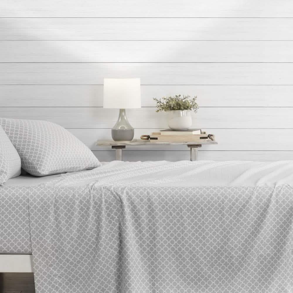 4-Piece: Quatrefoil Patterned Sheet Set