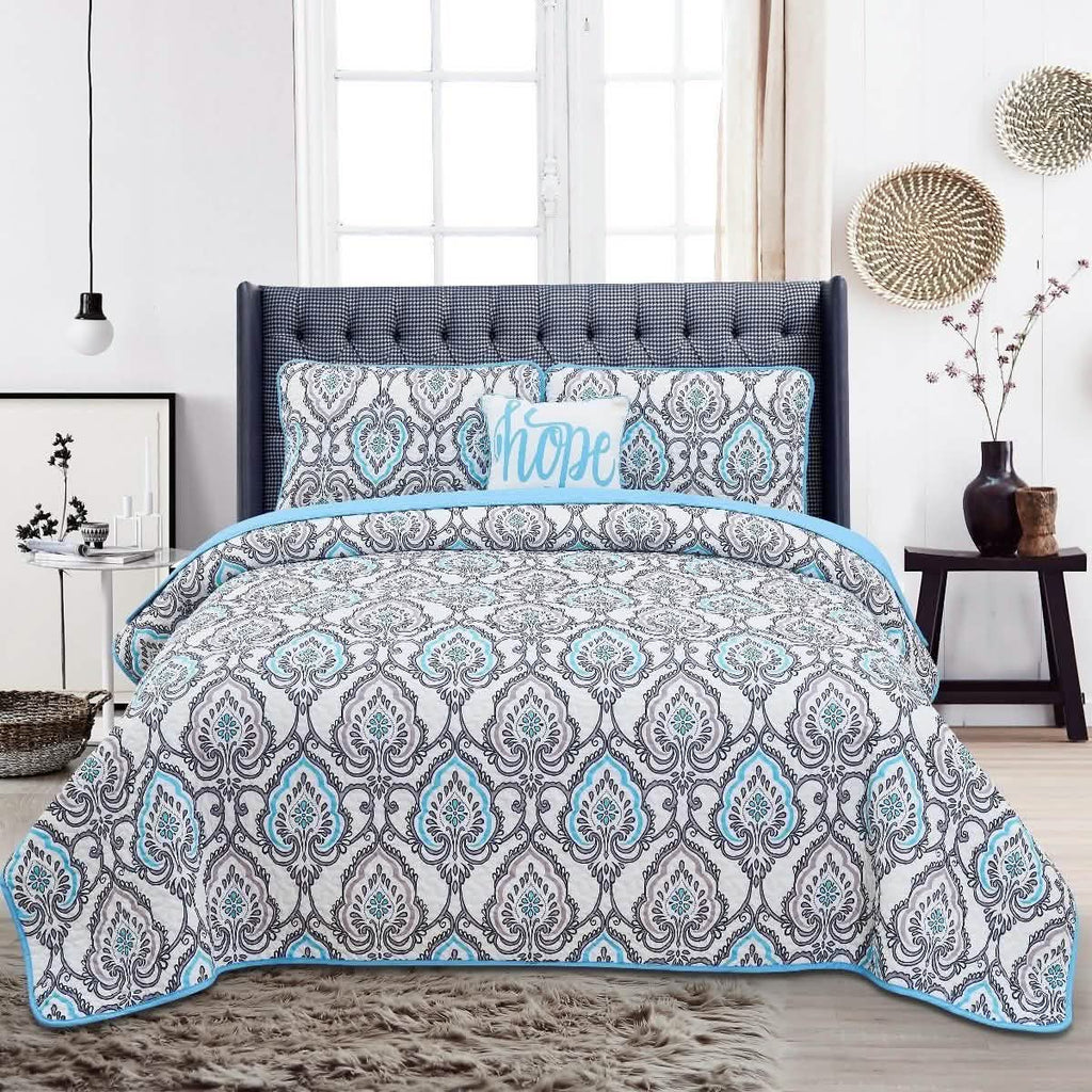 4-Piece Set: Printed Pattern Quilt Set