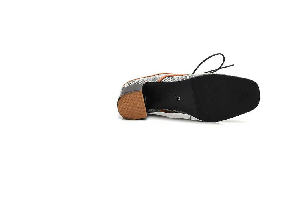 Spring new single shoes women wear lazy shoes with thick with laced cloth British wind wild women shoes