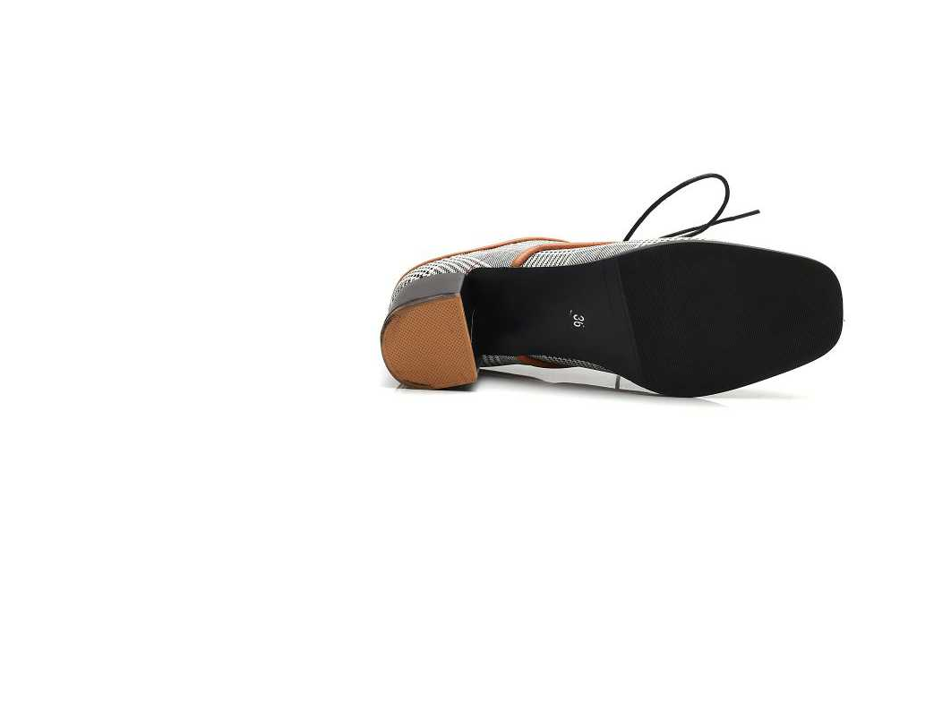Spring new single shoes women wear lazy shoes with thick with laced cloth British wind wild women shoes