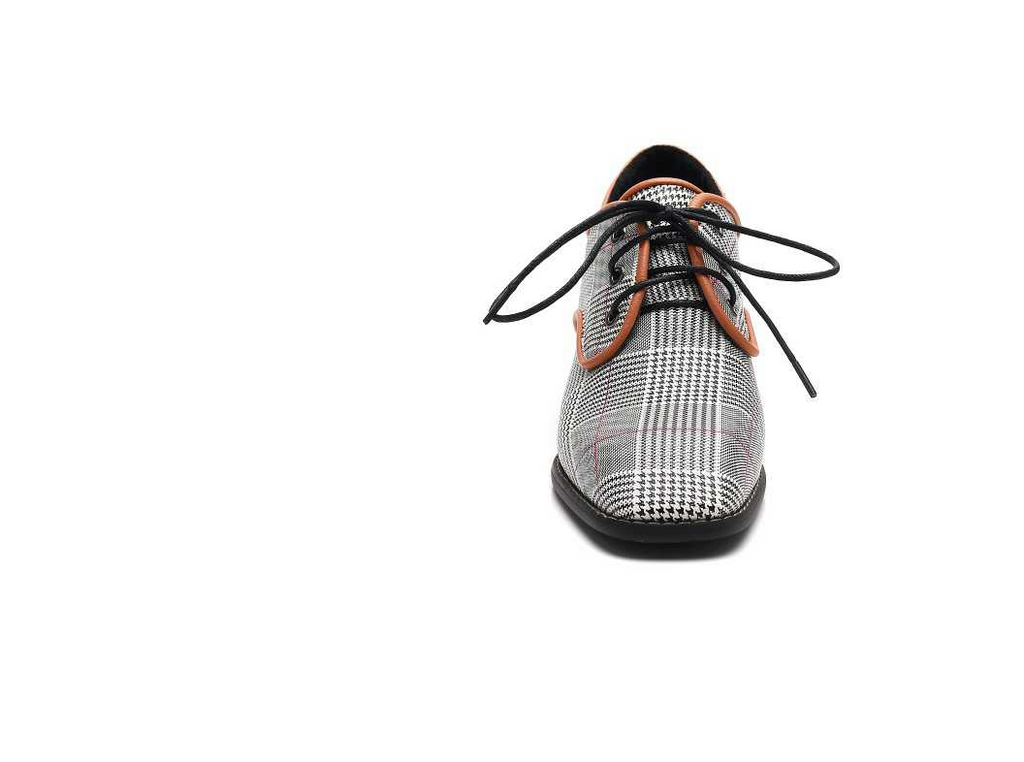 Spring new single shoes women wear lazy shoes with thick with laced cloth British wind wild women shoes