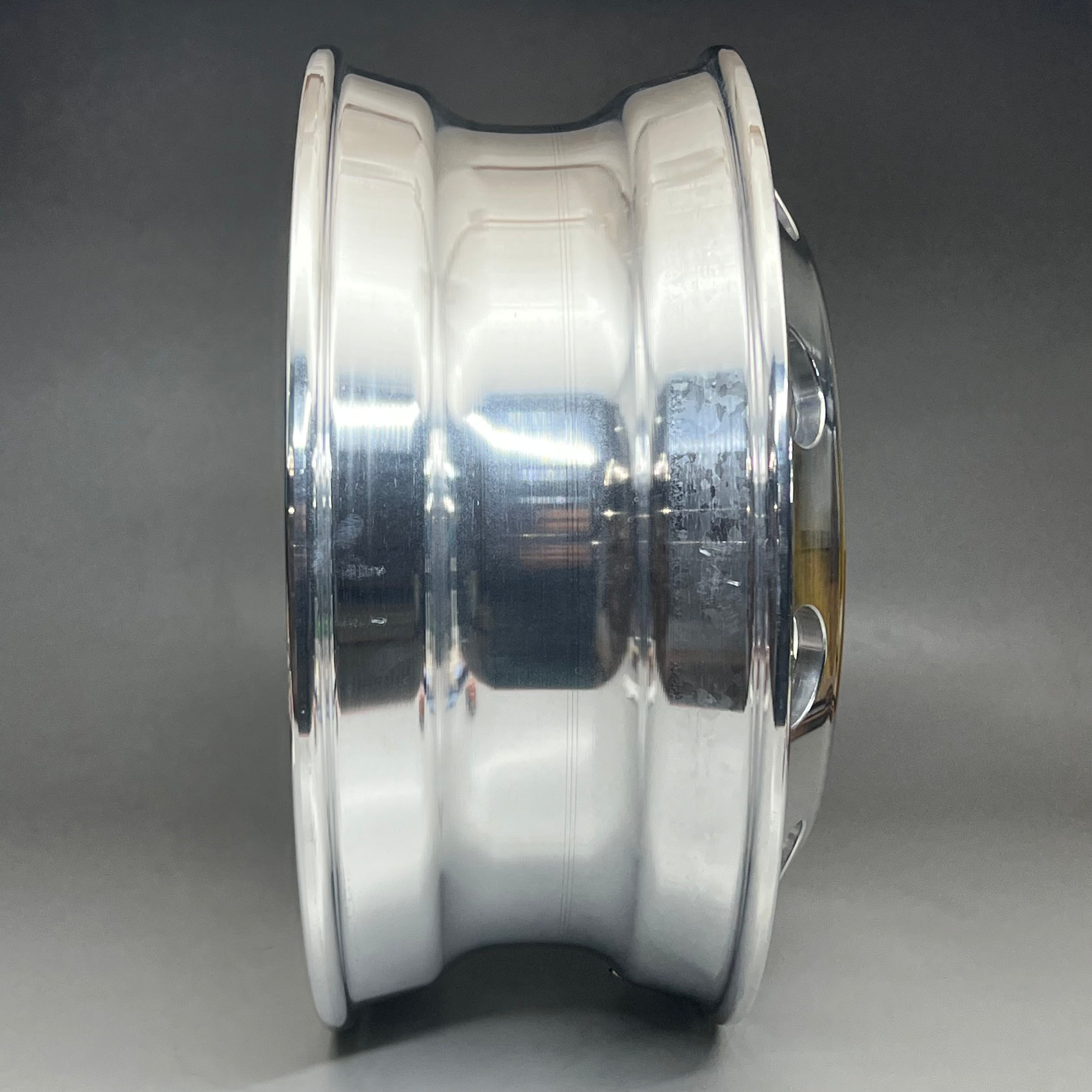 ACCURIDE Accu-Lite 22.5 x 8.25 Inch Aluminum Hub Pilot Wheel 10 Hole 43644 XP
