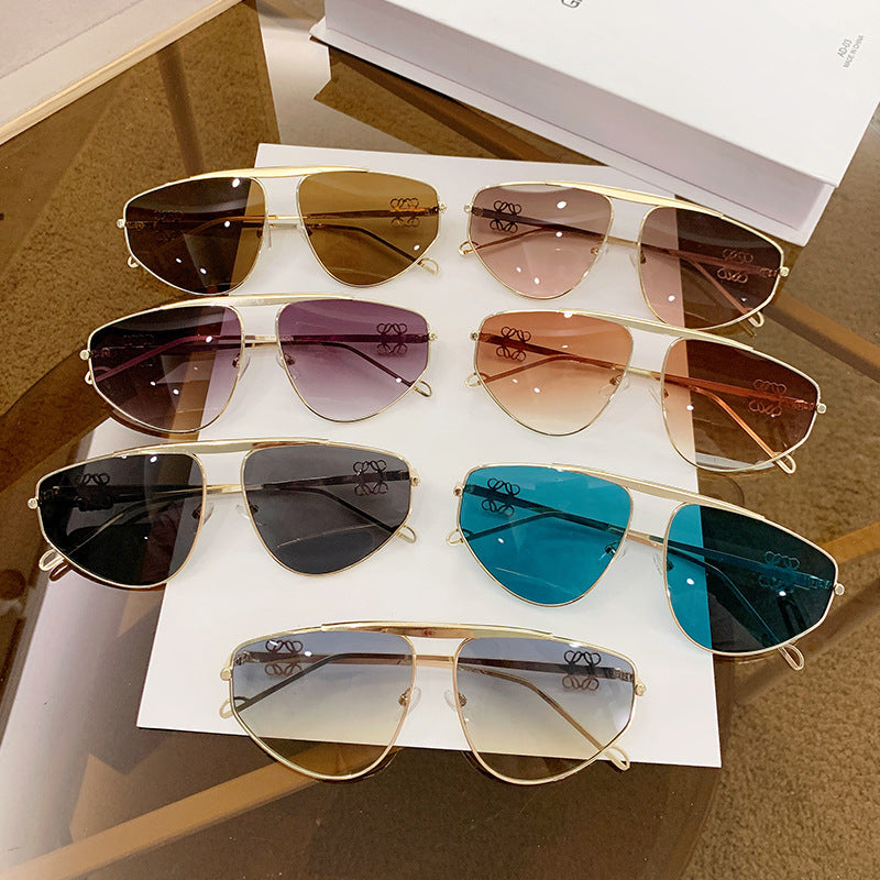 Single beam irregular sunglasses, metal toad hollow sunglasses, European and American UV resistant sunglasses, concave design for women
