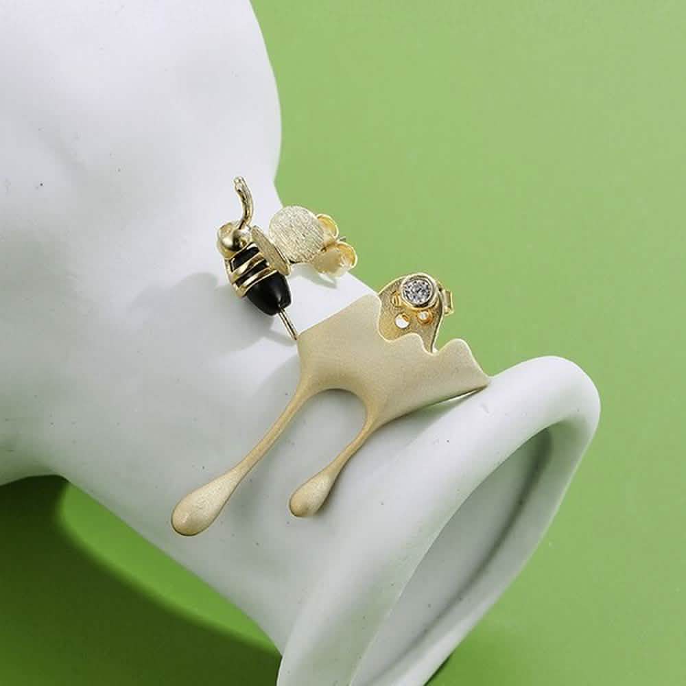 5A Clear Cubic Zirconia And Agate Stone Cute Bee 925 Sterling Silver Stud Earrings