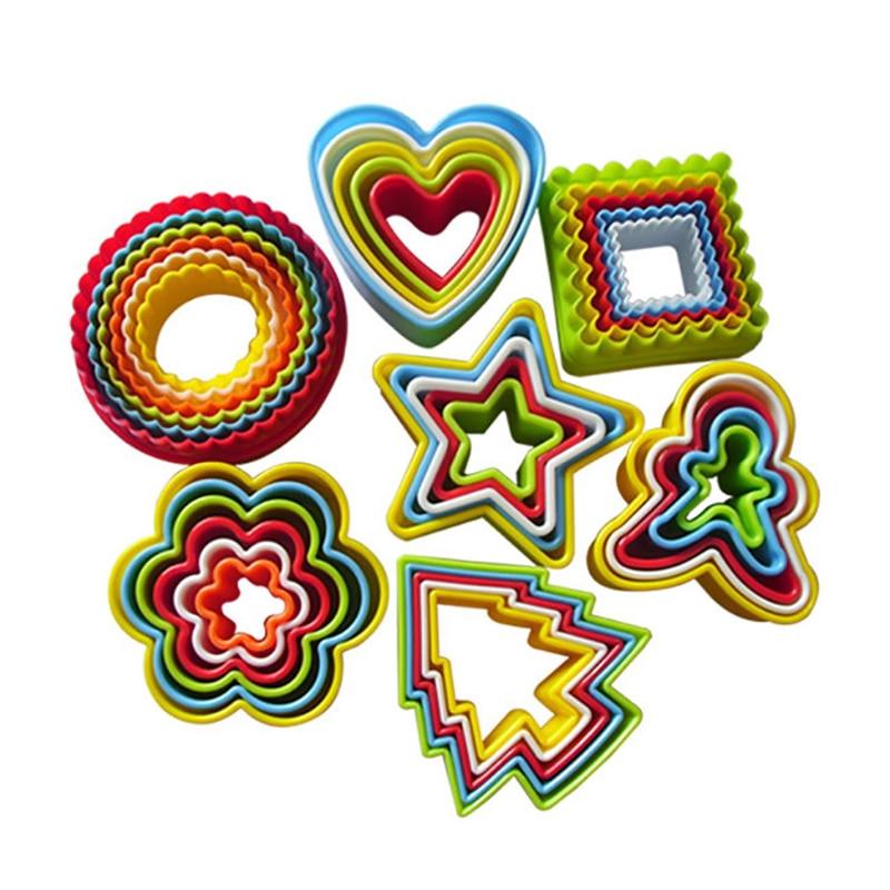 5Pcs/set Silicone Heart Star Xmas Tree Shape Cookies Cutter Molds Biscuit Plunger Forms For Baking Mousse Cake Decor Tools Cookie Cutter Set Biscuit Cutter Set Multi-size Sandwich Fondant Cake Cutter