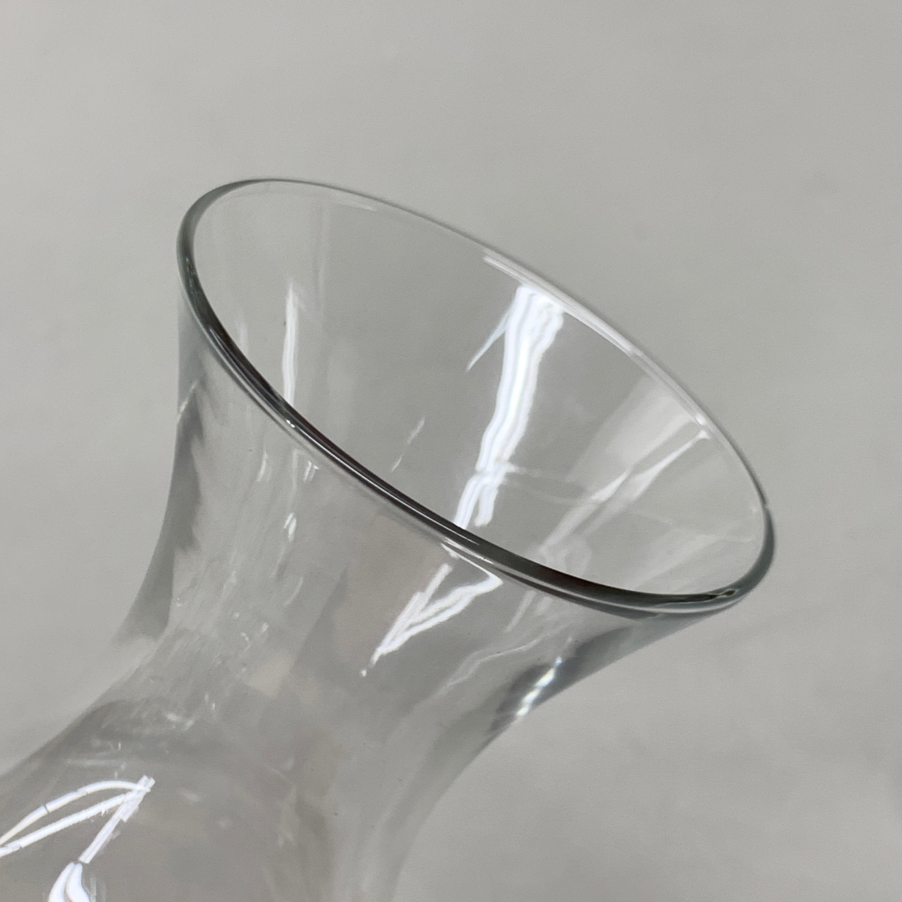 WORLD TABLEWARE (1 DOZEN) 10 Ounce Glass Wine Decanter 782