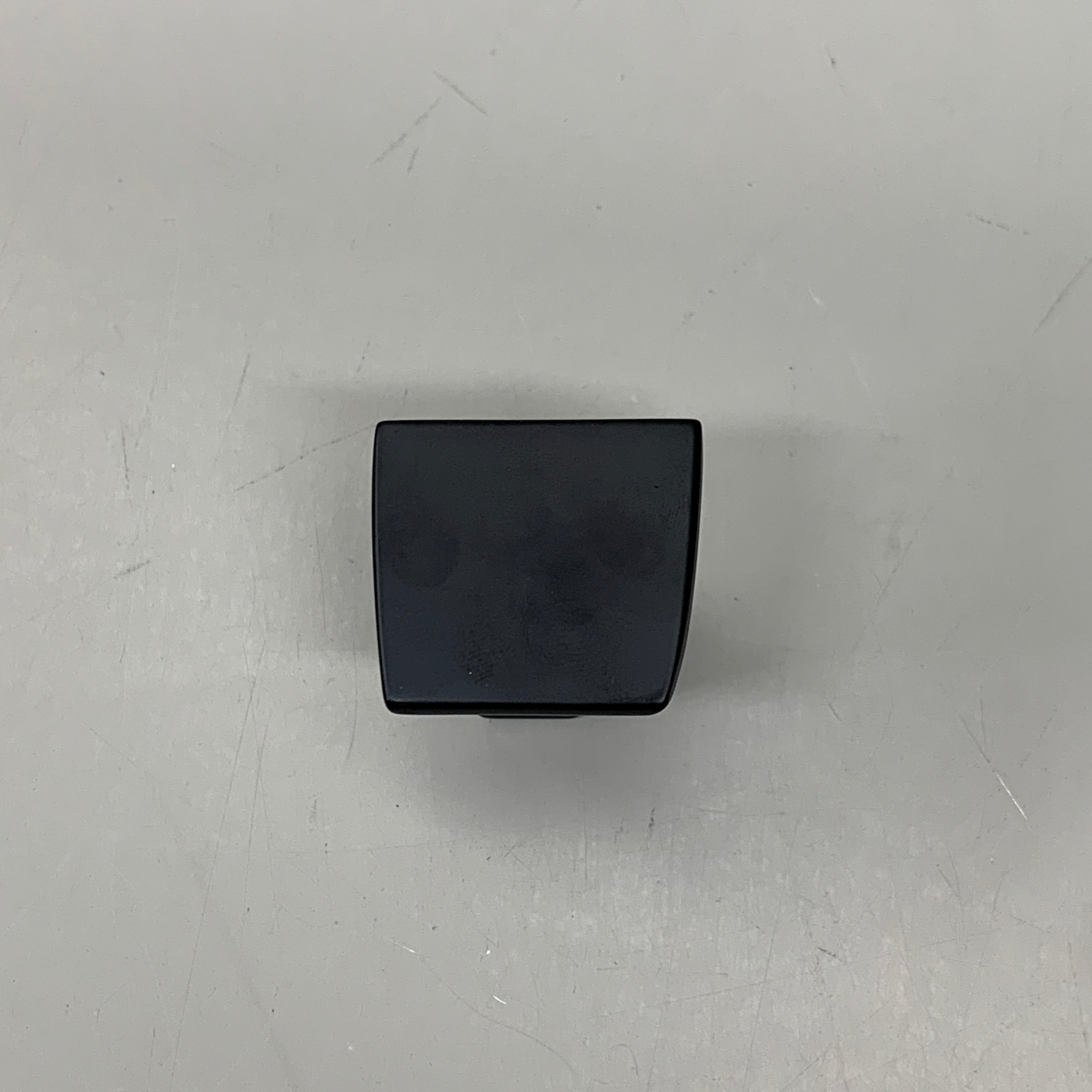 BERENSON 25 PACK!! Fluidic Contemporary Cabinet Knob Black 9441-1055-P