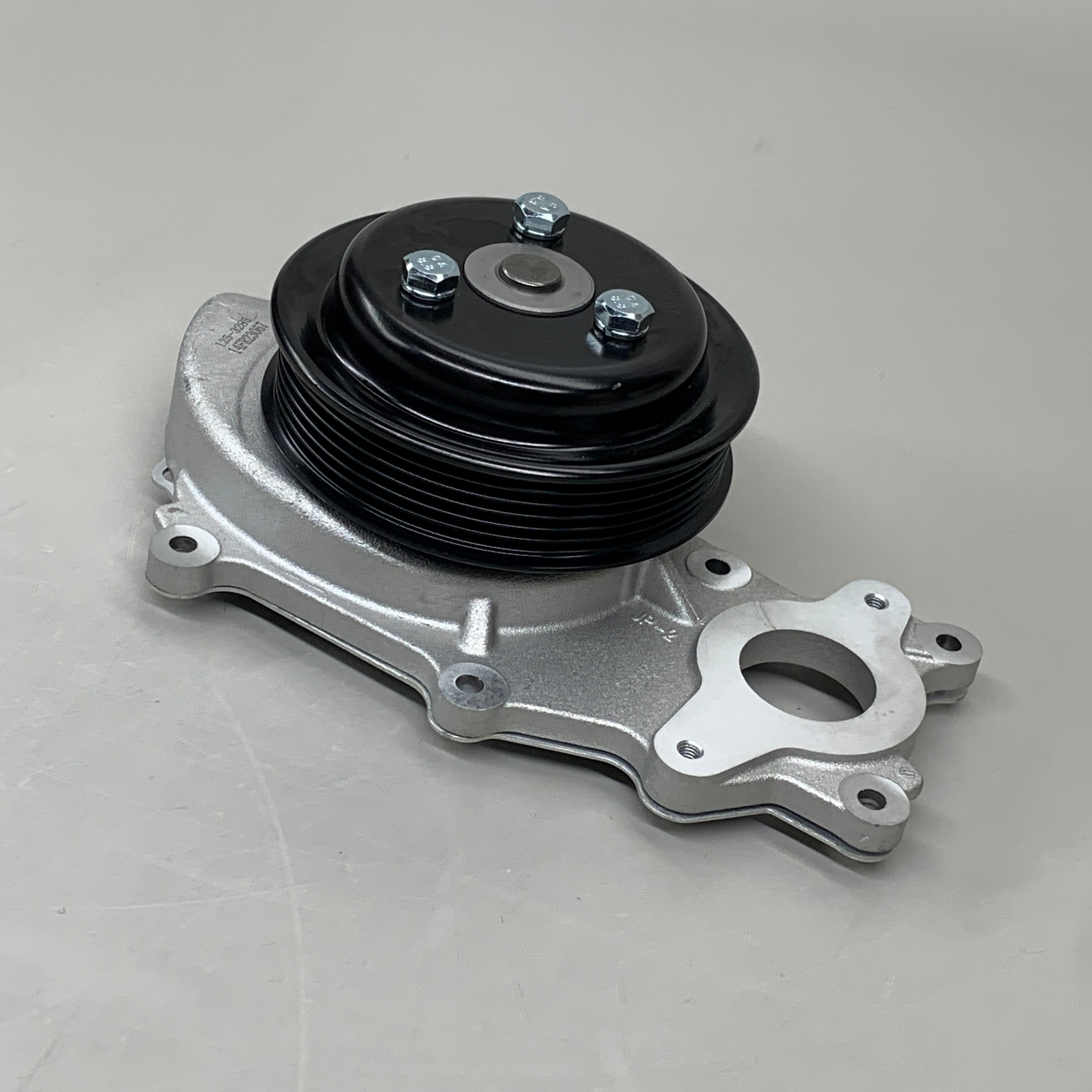 GMB Engine Water Pump for Mobility/Ford Vehicles 194197 125-3285