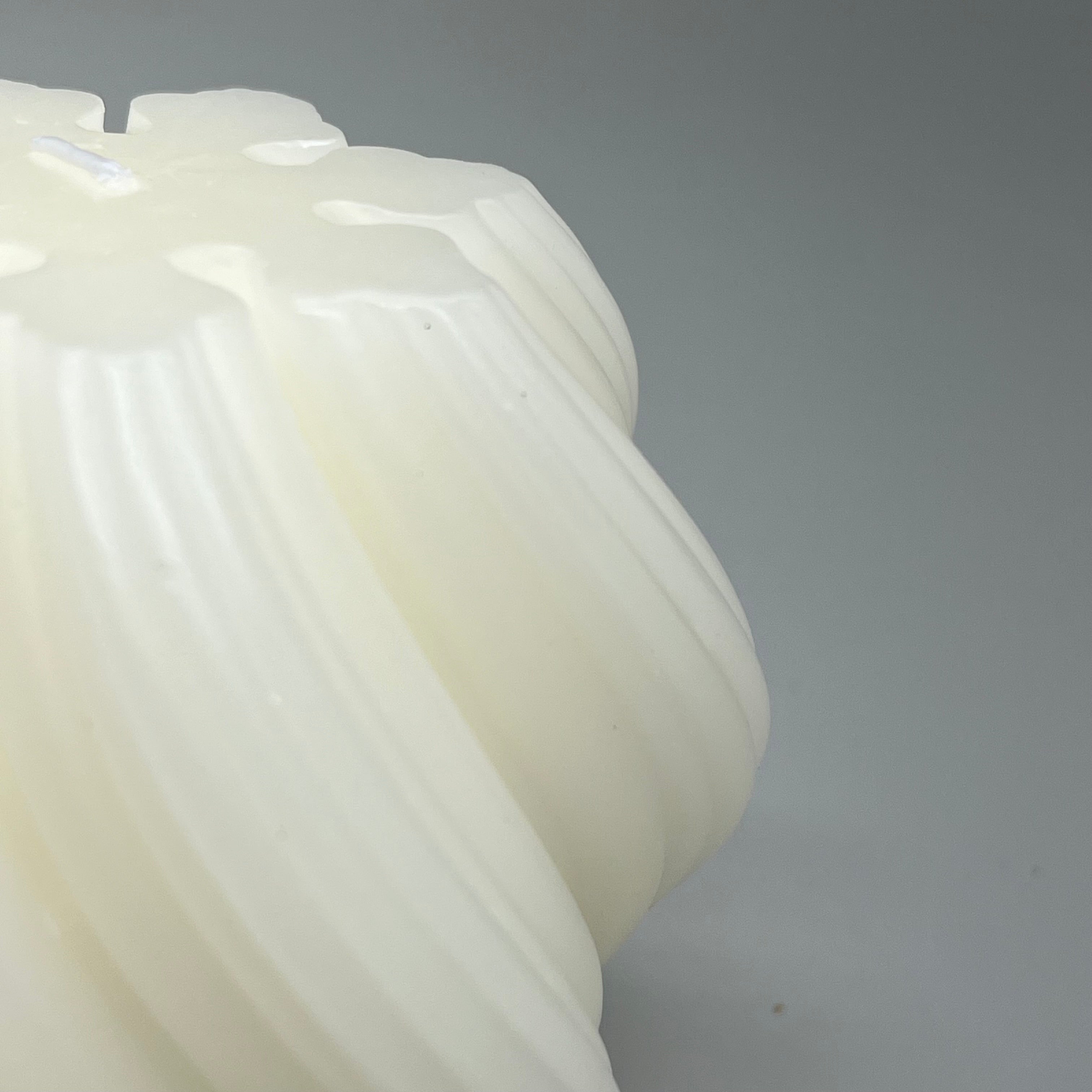ASHLAND 2 Candle Set Home & Work Unscented Candle Round Flower Peach & White