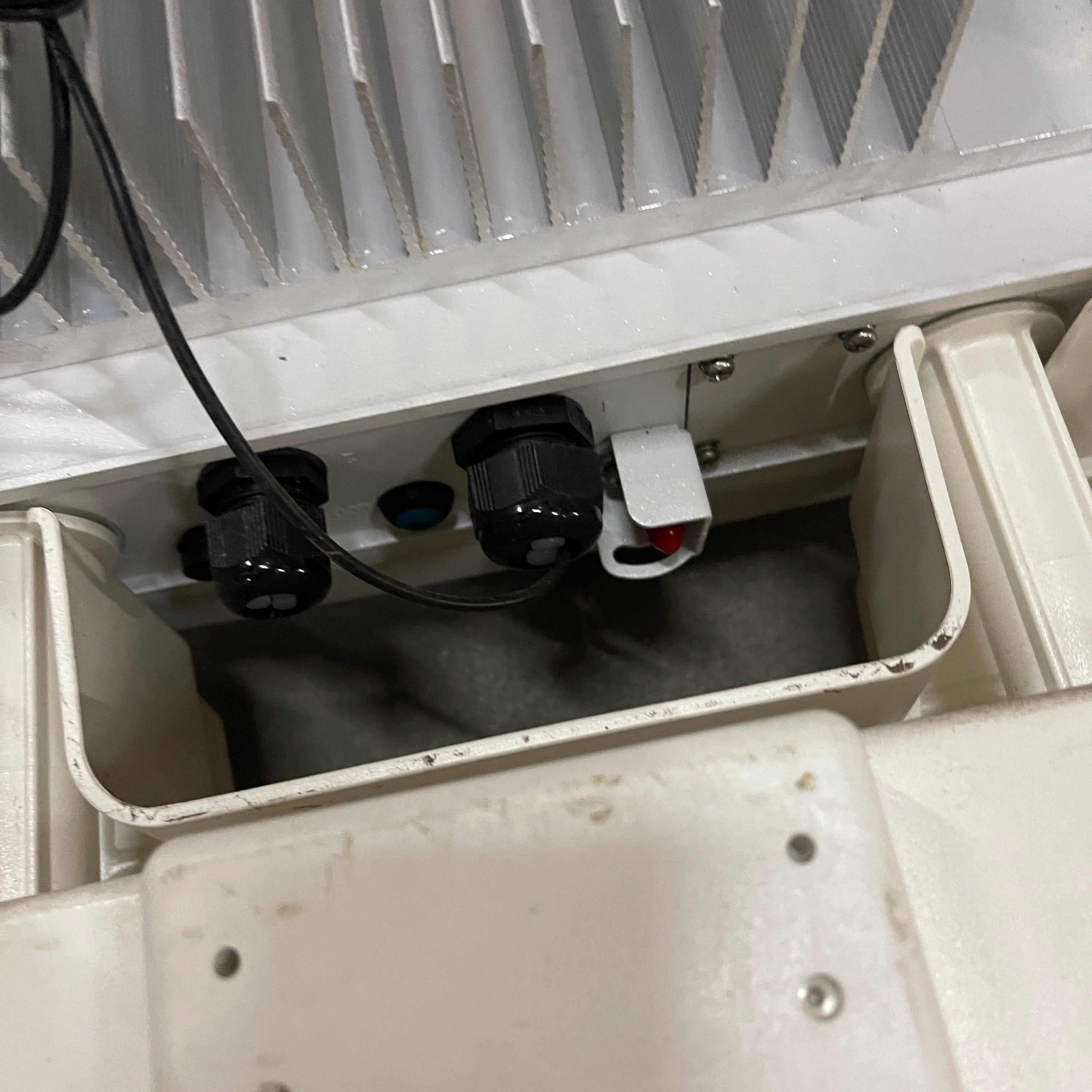 SOLAREDGE Storedge Inverter Equipment SE3800A & BCU-1PH-USS (For Parts, Not Tested)