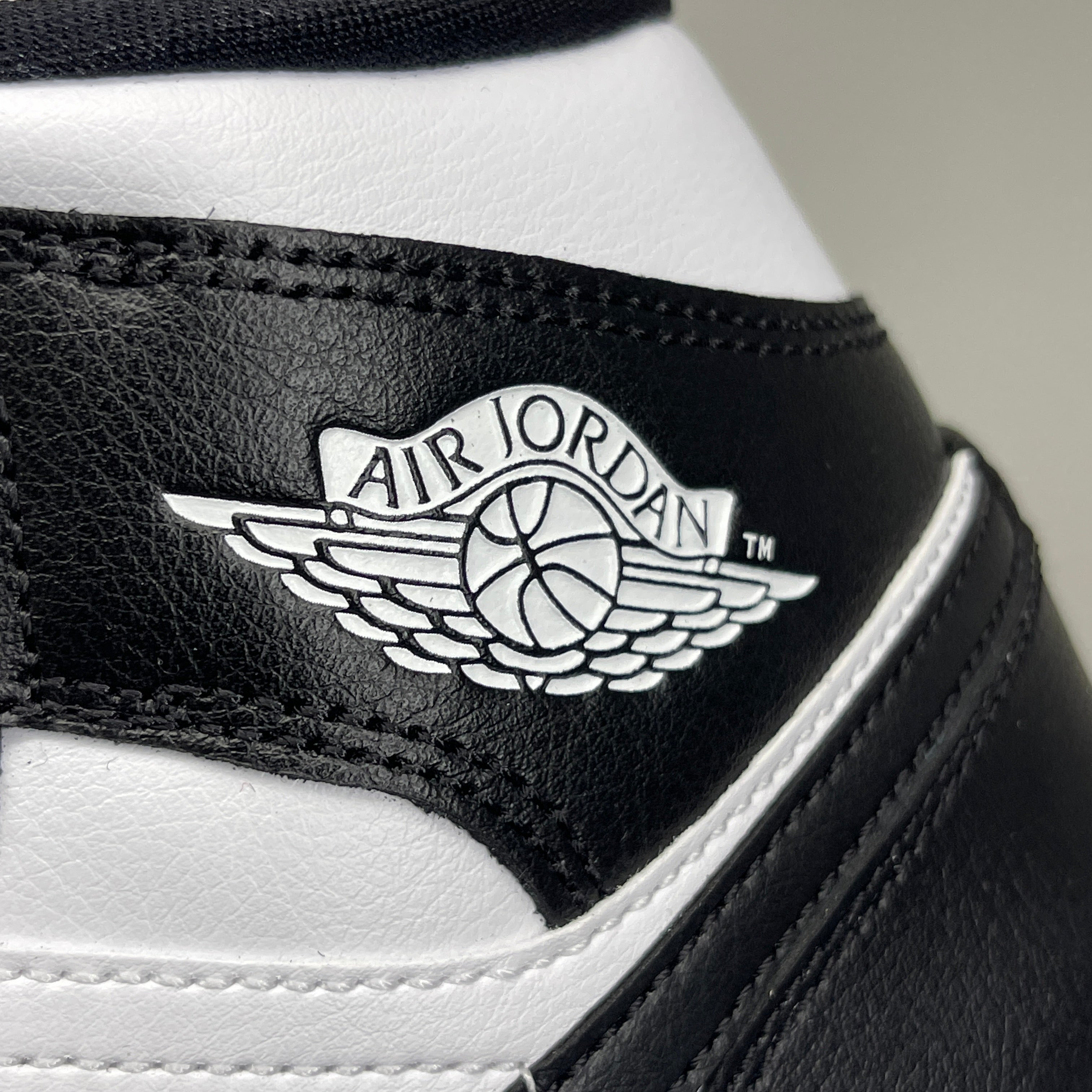 NIKE AIR JORDAN 1 Mid Panda Women's Sz 8.5 Black / White DV0991-101 (New)