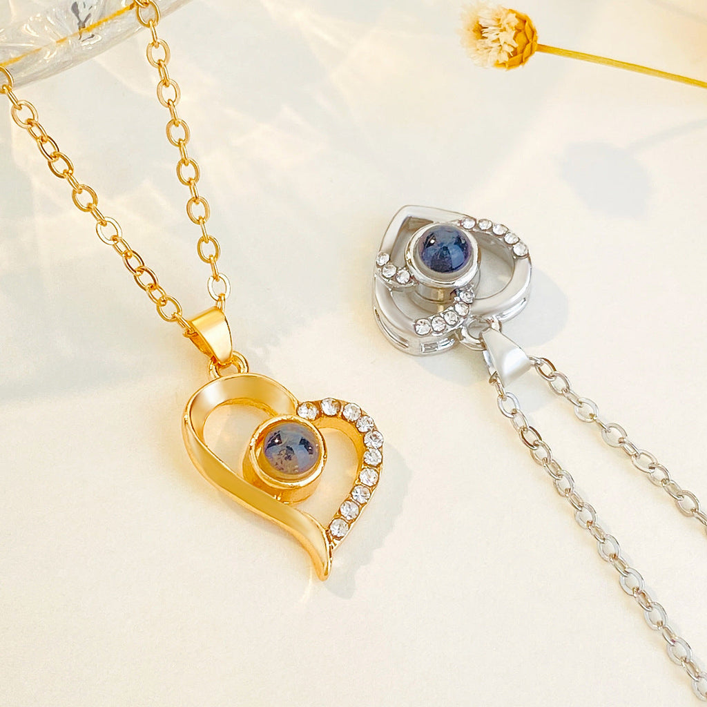 Diamond studded heart-shaped projection necklace in 100 languages. I love you, heart-shaped pendant, couple necklace