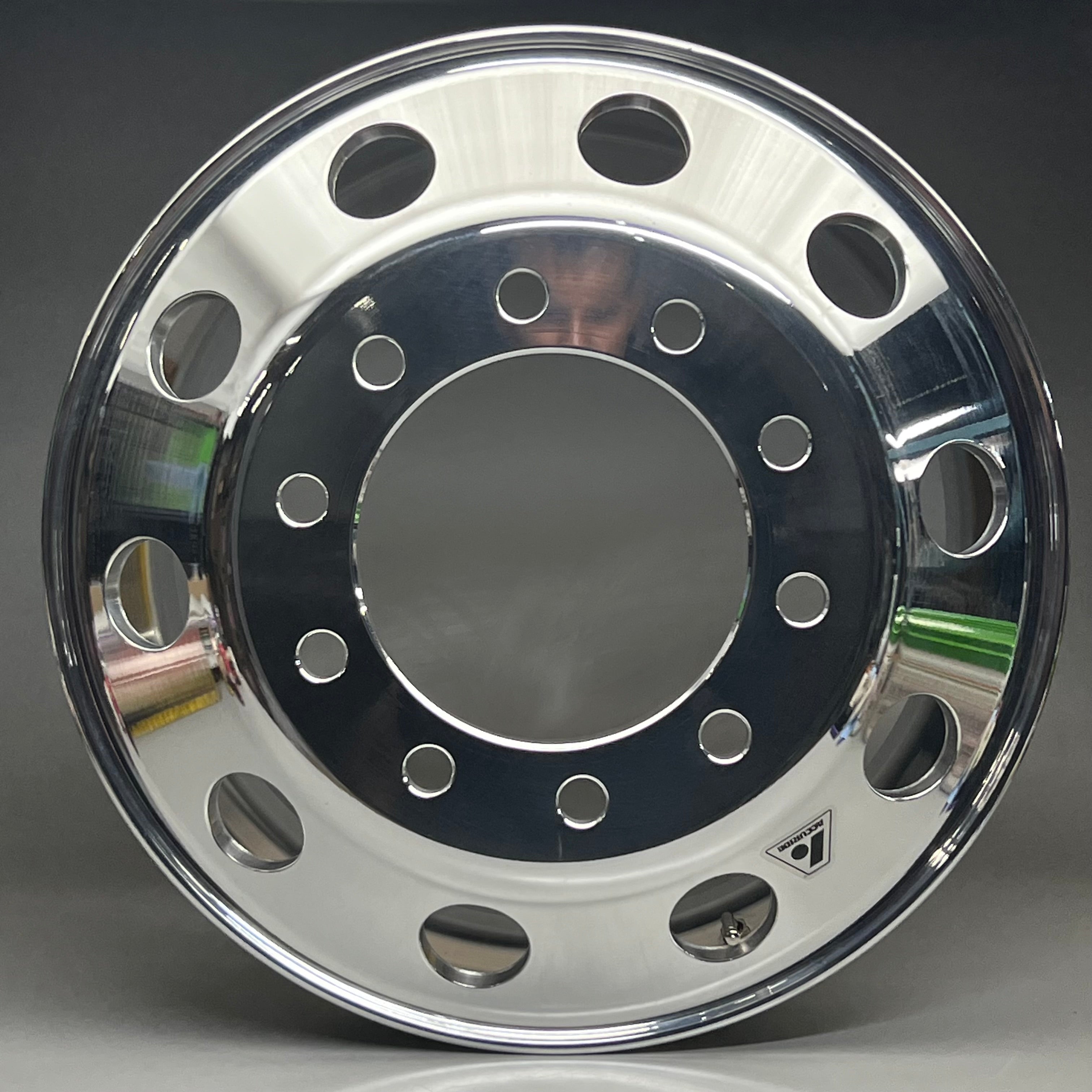 ACCURIDE Accu-Lite 22.5 x 8.25 Inch Aluminum Hub Pilot Wheel 10 Hole 43644 XP