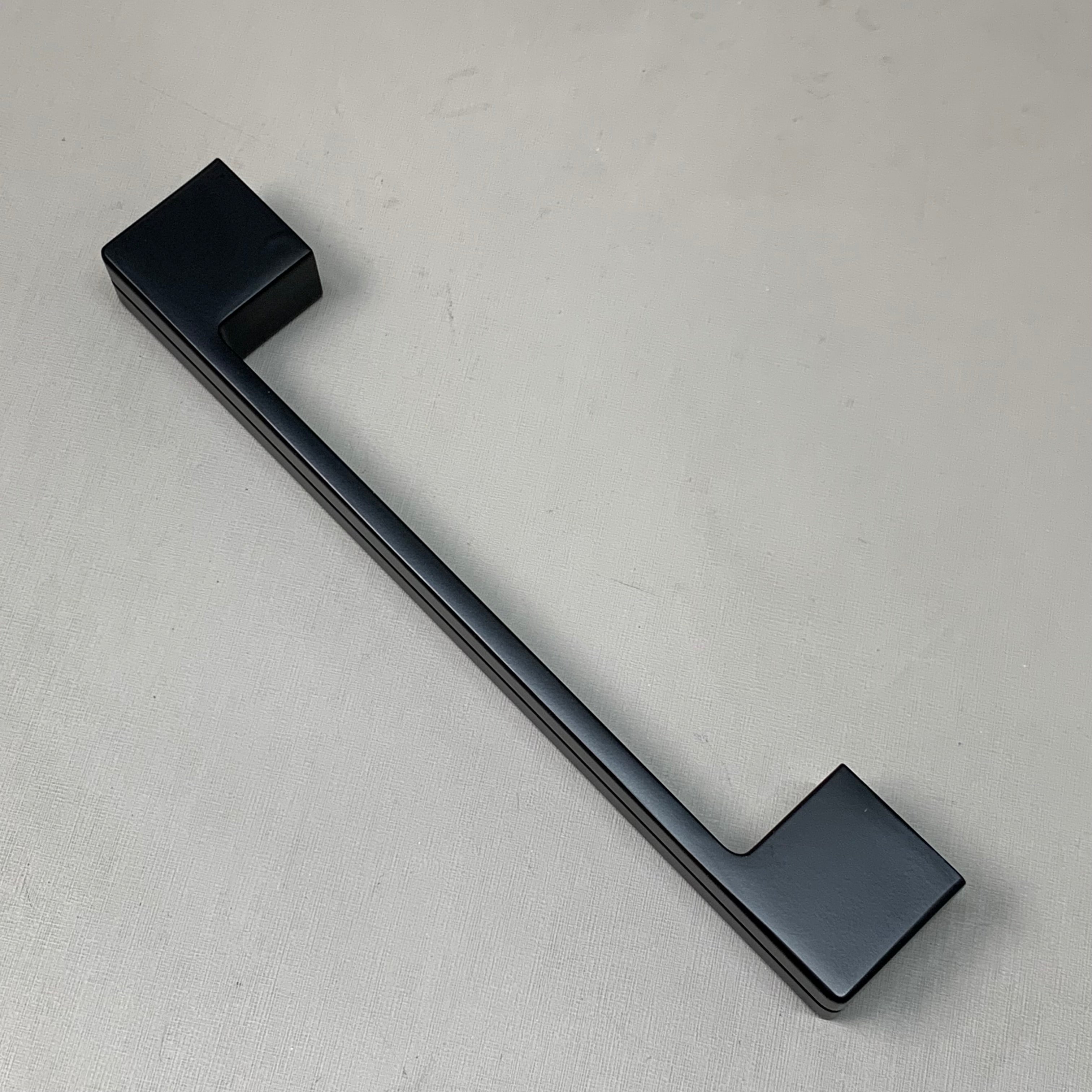 BERENSON 25 PACK!! Skyline Pull Handle Matte Black 160mm CC 9205-1055-P